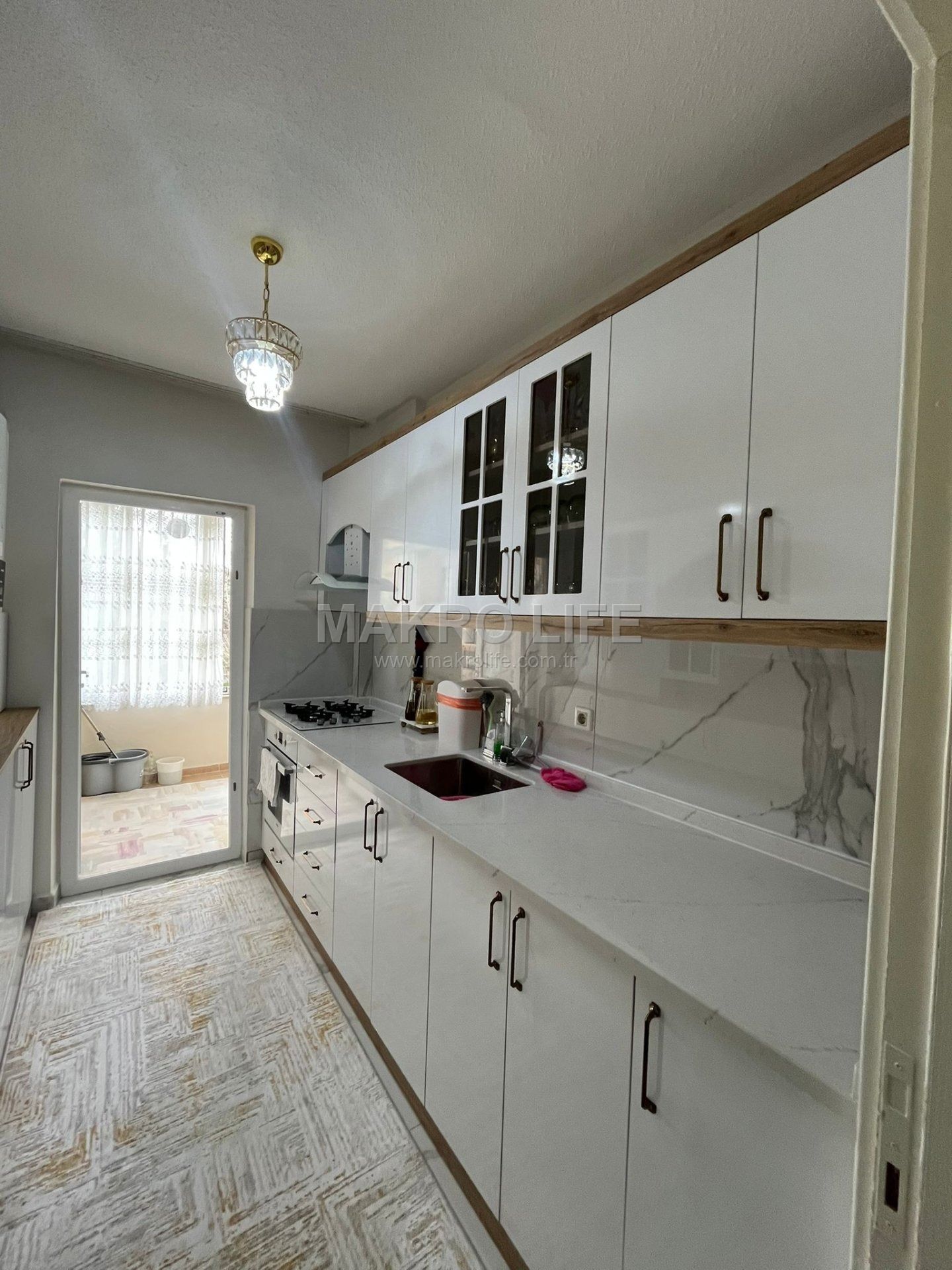 ÜÇKUYULARDA 2+1 İÇİ FUL MASRAFLI ACİL SATILIK DAİRE