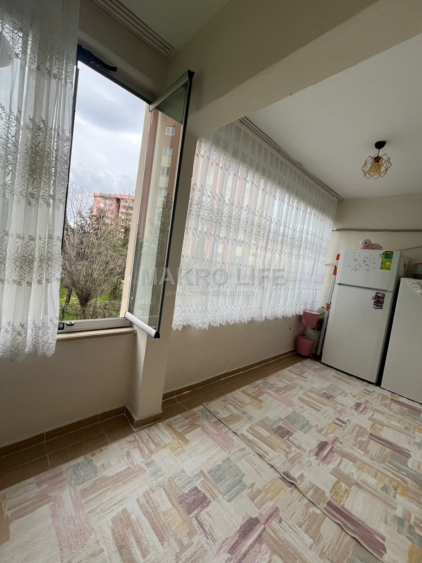 ÜÇKUYULARDA 2+1 İÇİ FUL MASRAFLI ACİL SATILIK DAİRE