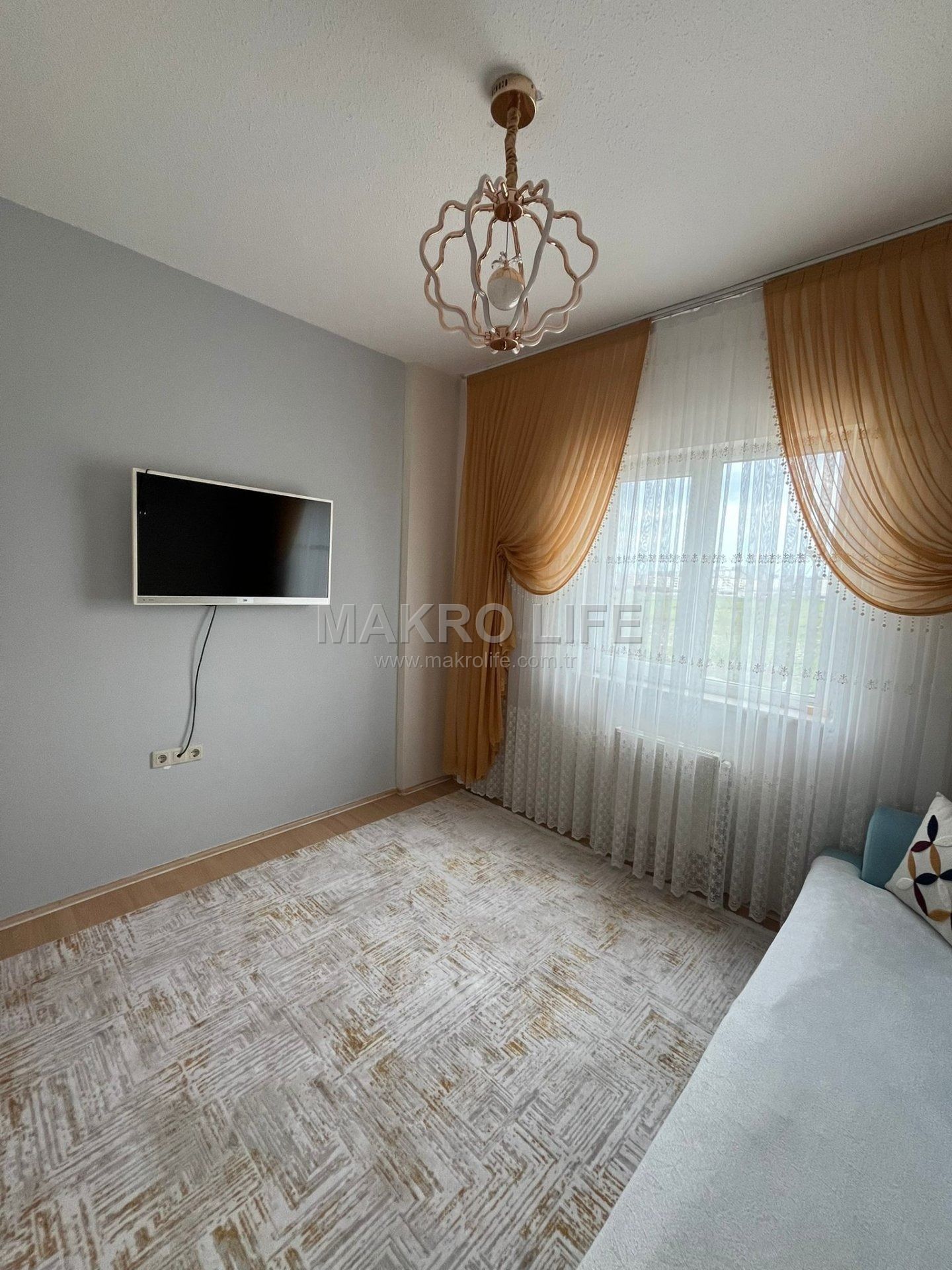 ÜÇKUYULARDA 2+1 İÇİ FUL MASRAFLI ACİL SATILIK DAİRE