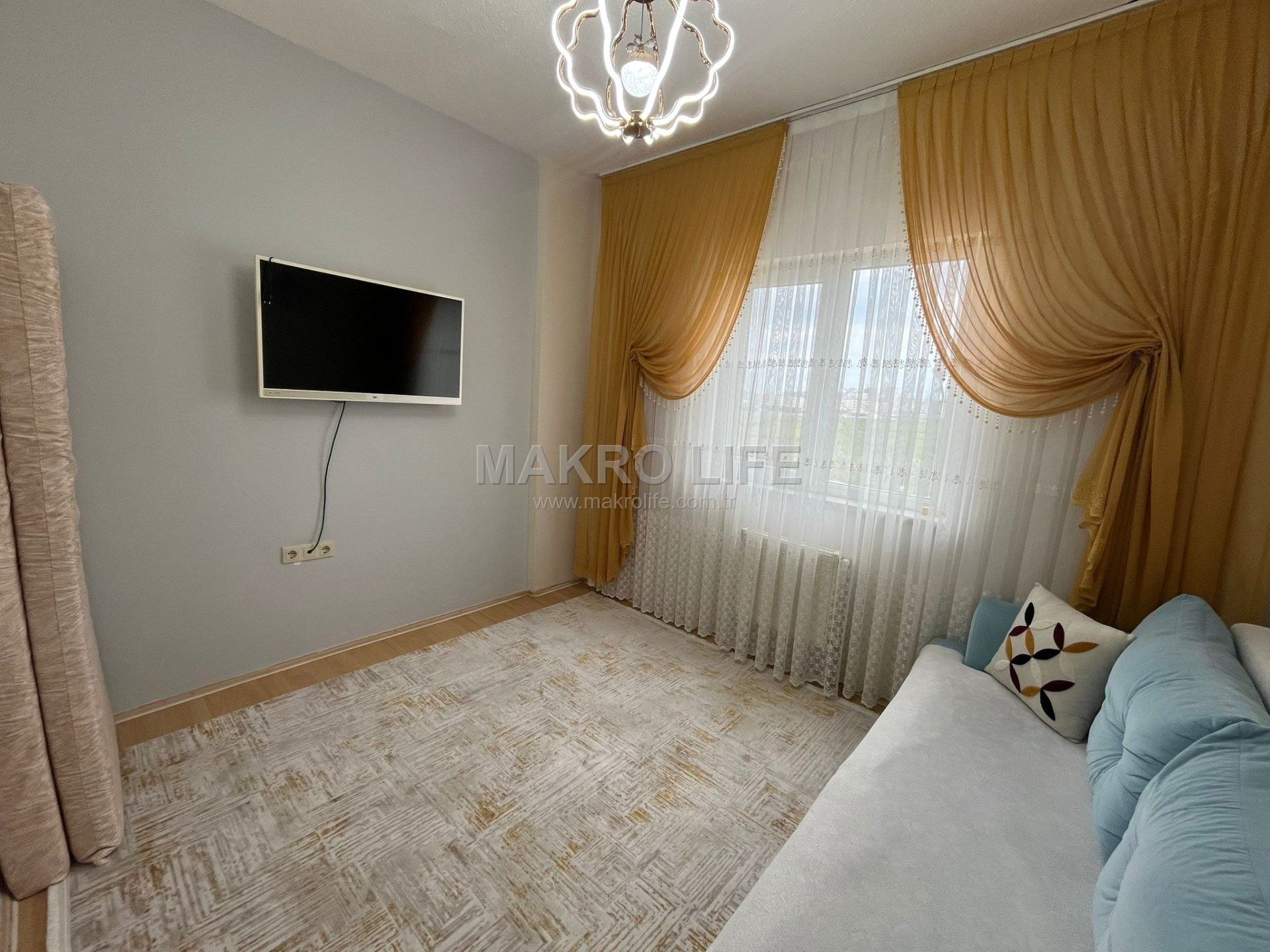 ÜÇKUYULARDA 2+1 İÇİ FUL MASRAFLI ACİL SATILIK DAİRE