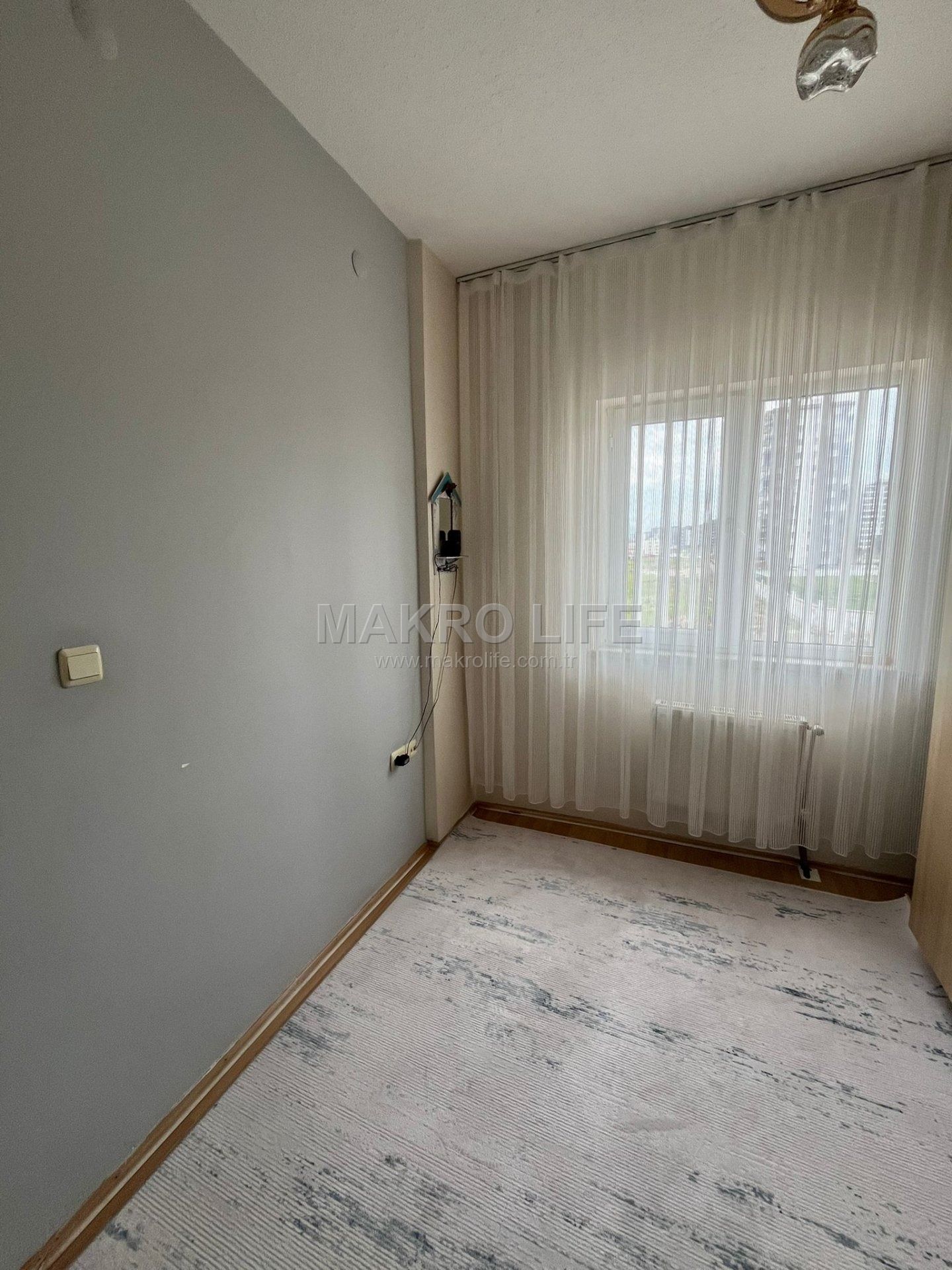 ÜÇKUYULARDA 2+1 İÇİ FUL MASRAFLI ACİL SATILIK DAİRE