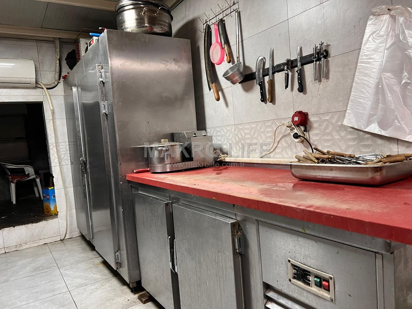 OFİS İSTASYON CADDESİNDE DTSO KARŞISINDA CADDE MAĞAZALI SATILIK İŞYERİ
