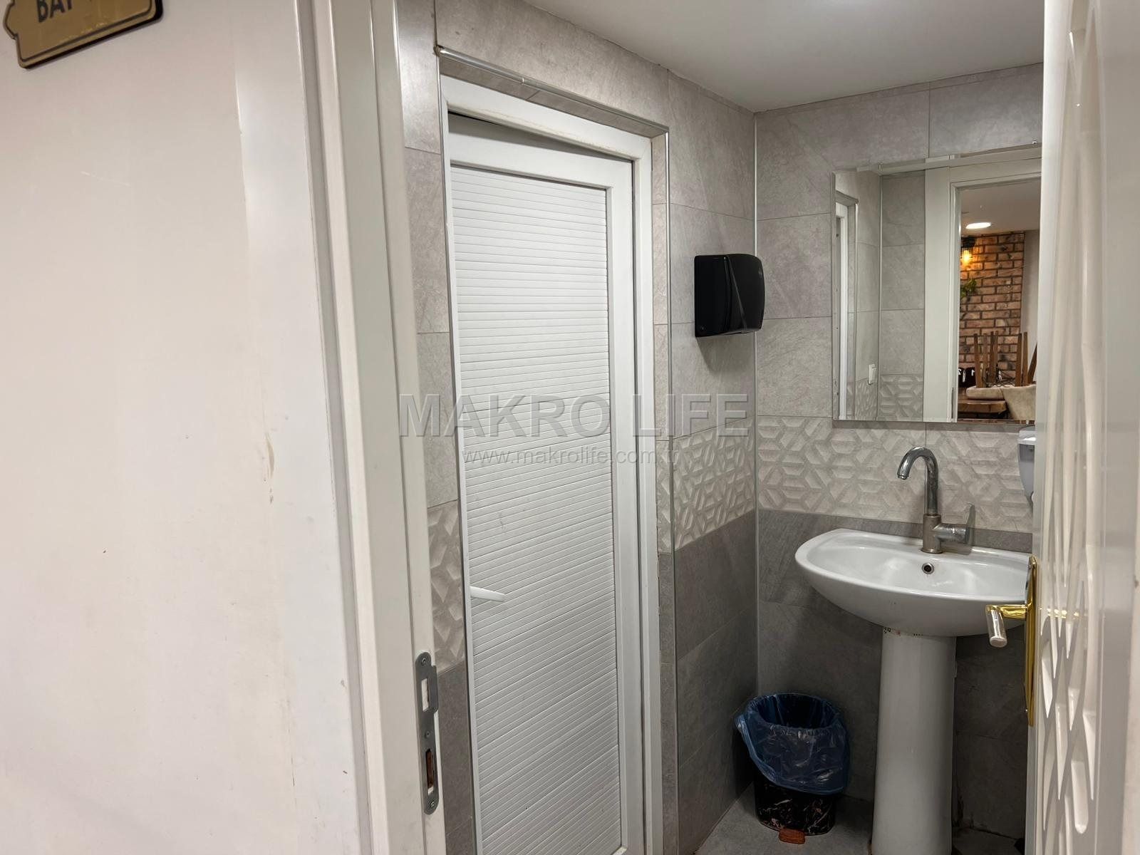 OFİS İSTASYON CADDESİNDE DTSO KARŞISINDA CADDE MAĞAZALI SATILIK İŞYERİ