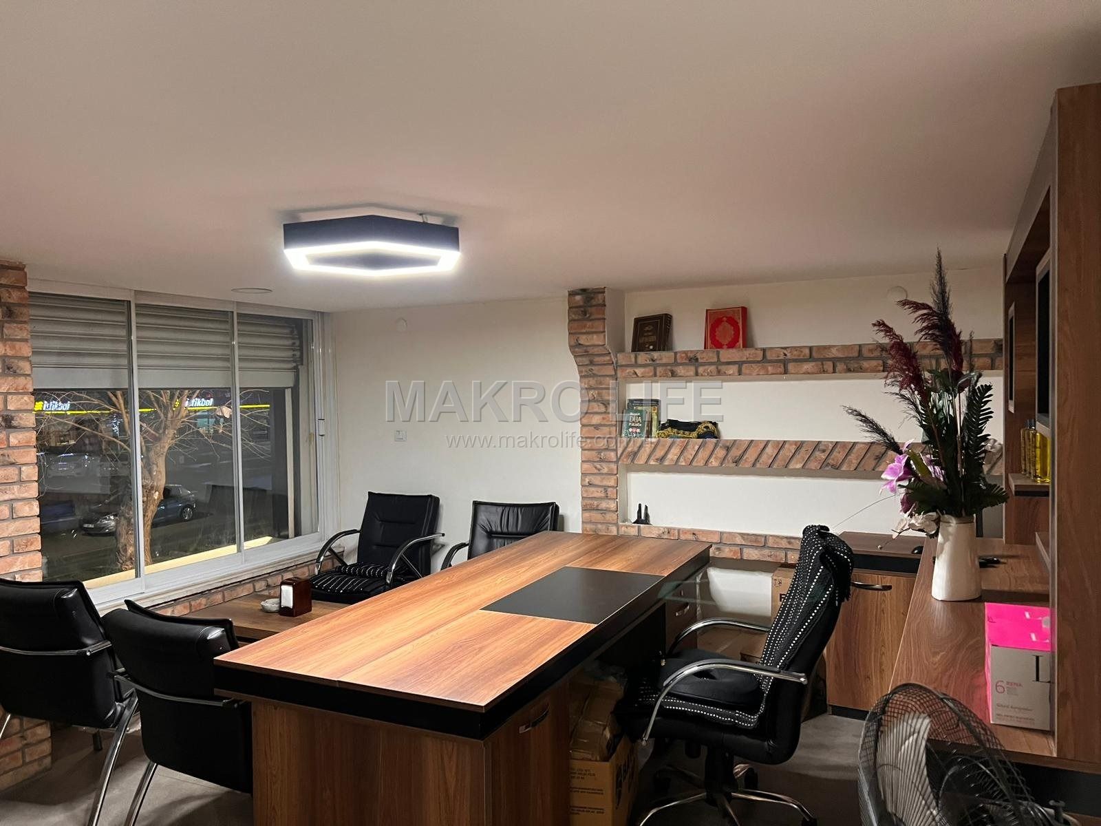 OFİS İSTASYON CADDESİNDE DTSO KARŞISINDA CADDE MAĞAZALI SATILIK İŞYERİ