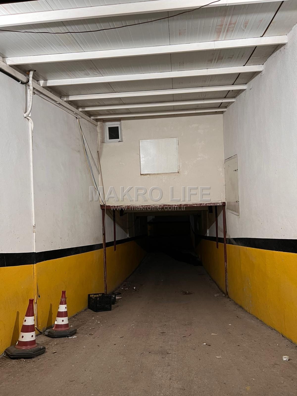 OFİS İSTASYON CADDESİNDE DTSO KARŞISINDA CADDE MAĞAZALI SATILIK İŞYERİ