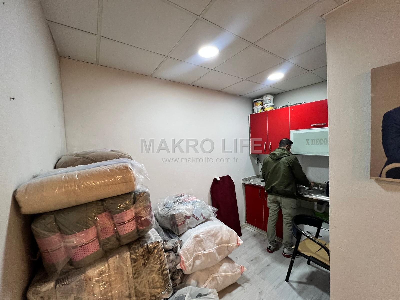 BAĞLAR TEĞMEN CADDESİ SATILIK FULL YAPILI DÜKKAN