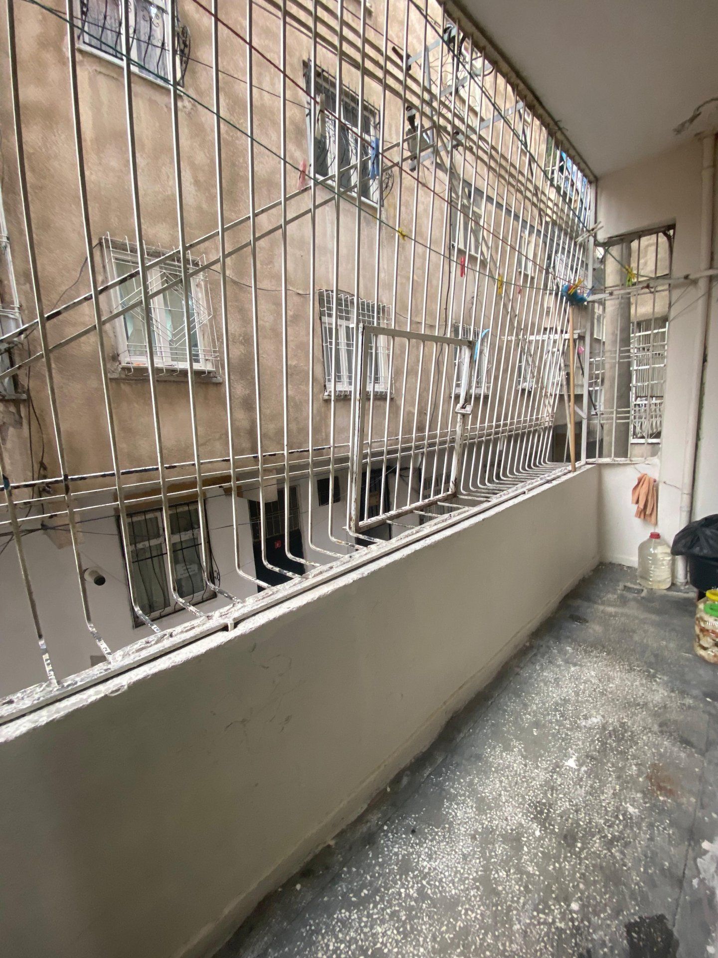 BAĞLAR 5 NİSANDA SATILIK MASRAFLI 2+1 DAİRE