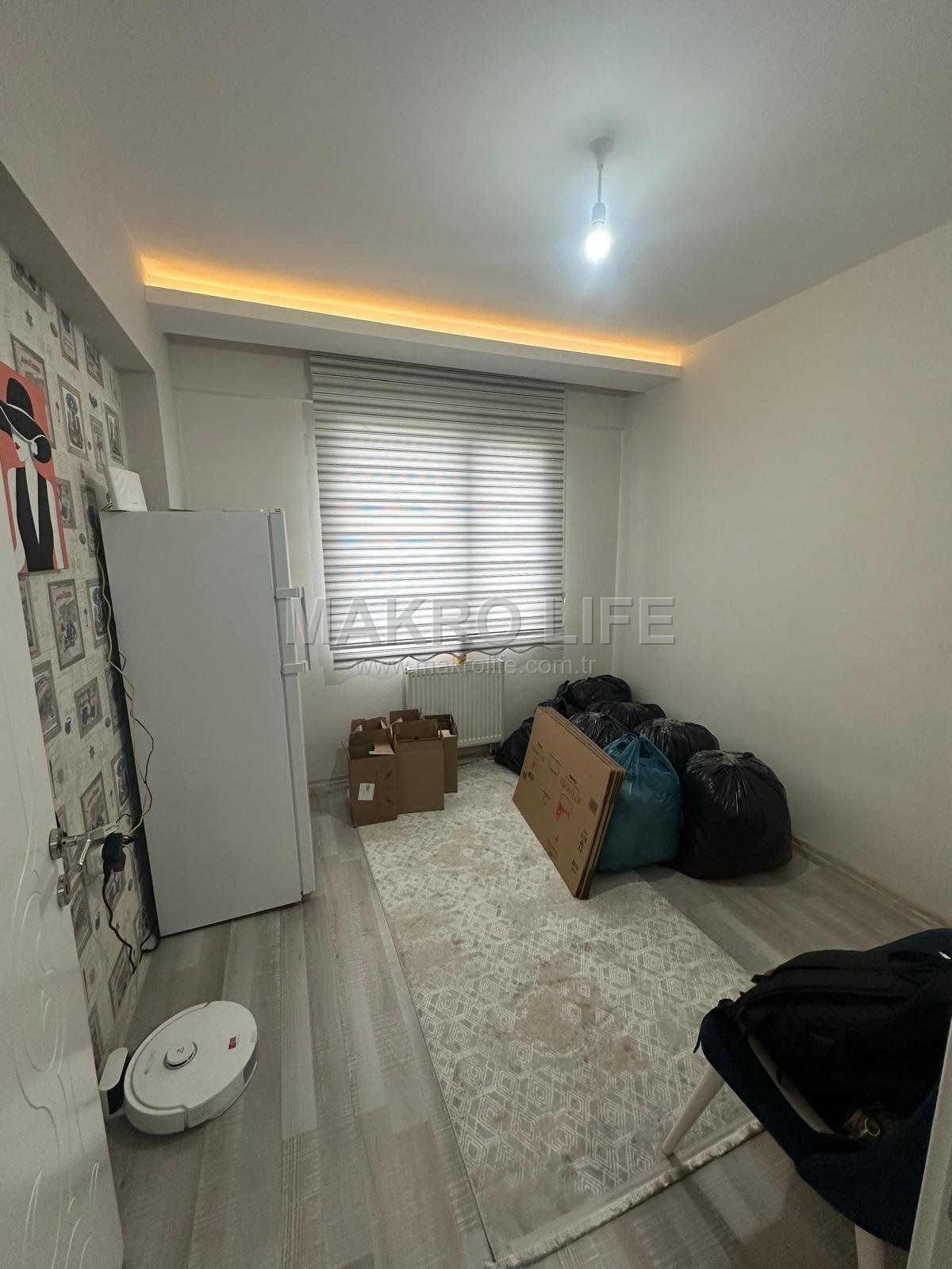 BAĞCILARIN EN GÖZDE NOKTASINDA ANA CADDE ÜZERİ FIRSAT DAİRE!