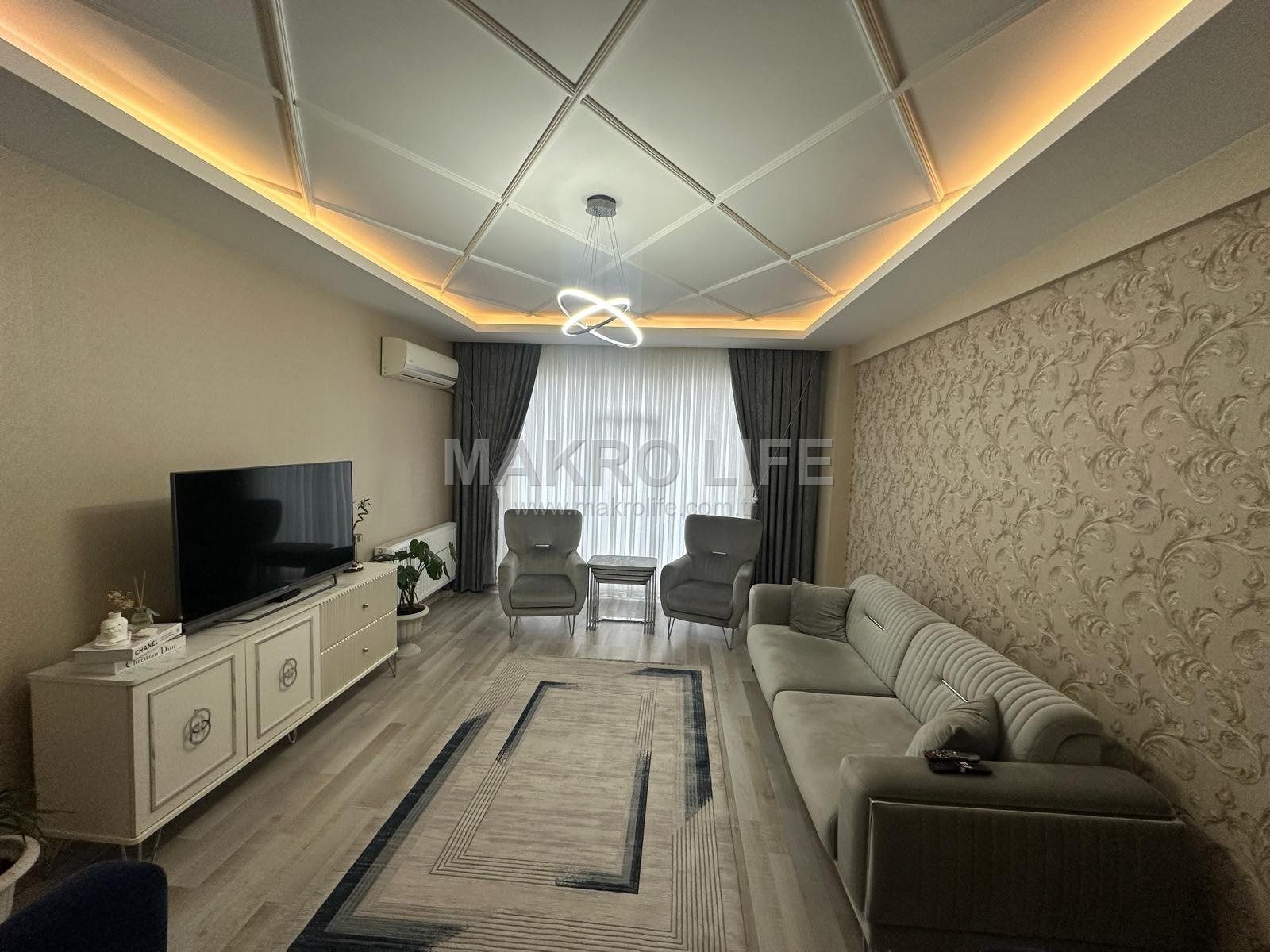 BAĞCILARIN EN GÖZDE NOKTASINDA ANA CADDE ÜZERİ FIRSAT DAİRE!