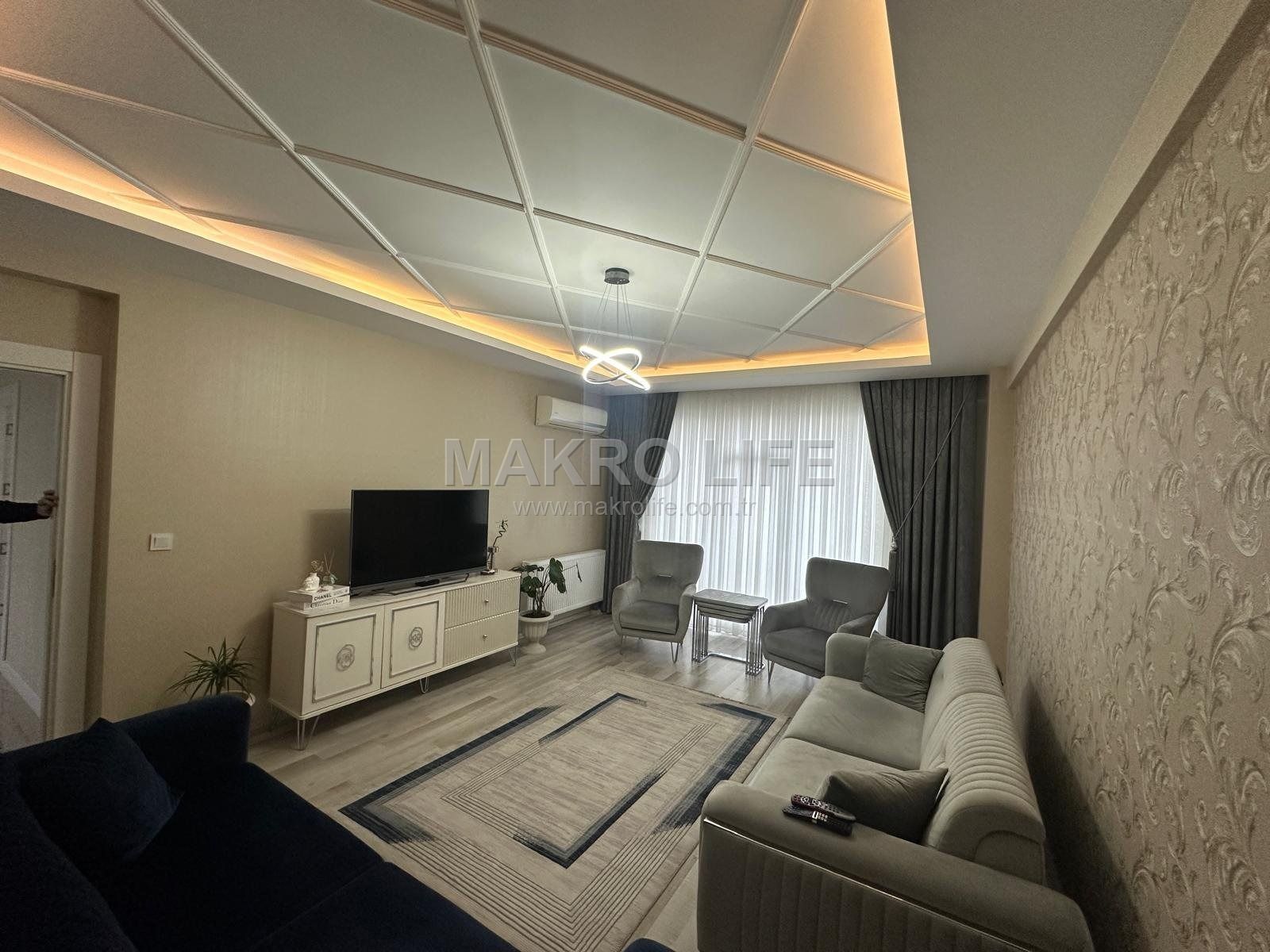 BAĞCILARIN EN GÖZDE NOKTASINDA ANA CADDE ÜZERİ FIRSAT DAİRE!
