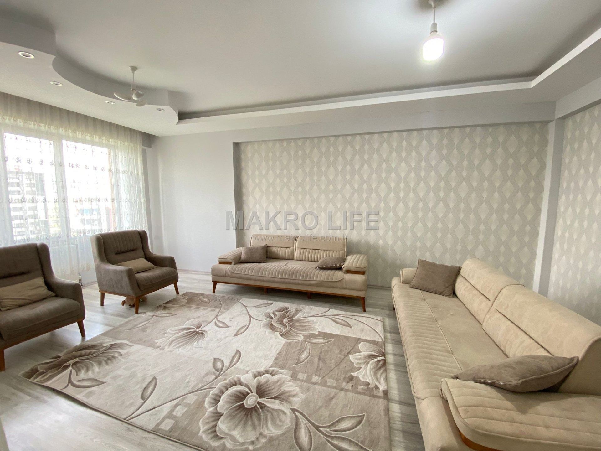 ÜÇKUYUŞARDA BÜYÜK 2+1 FISRAT DAİRE ACİL SATILIIK!!