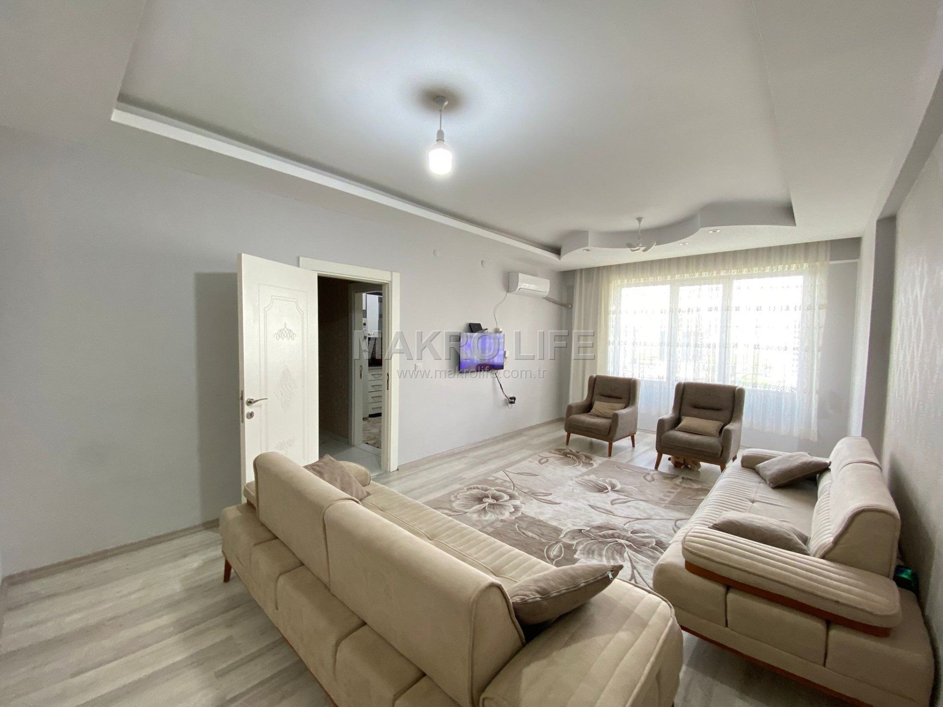 ÜÇKUYUŞARDA BÜYÜK 2+1 FISRAT DAİRE ACİL SATILIIK!!