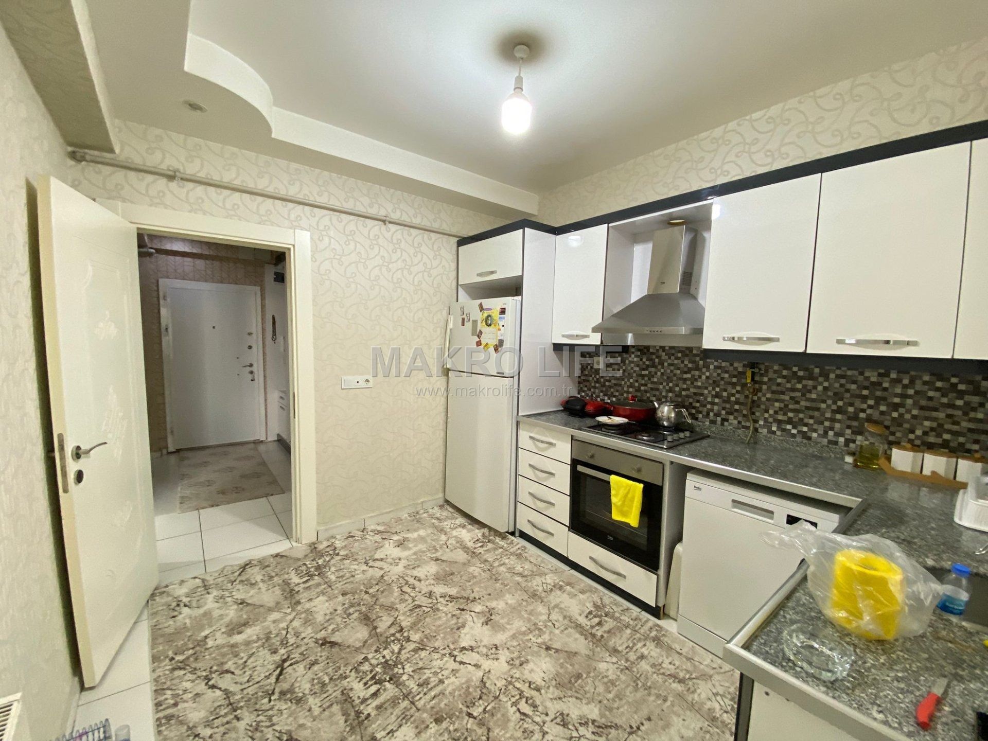 ÜÇKUYUŞARDA BÜYÜK 2+1 FISRAT DAİRE ACİL SATILIIK!!