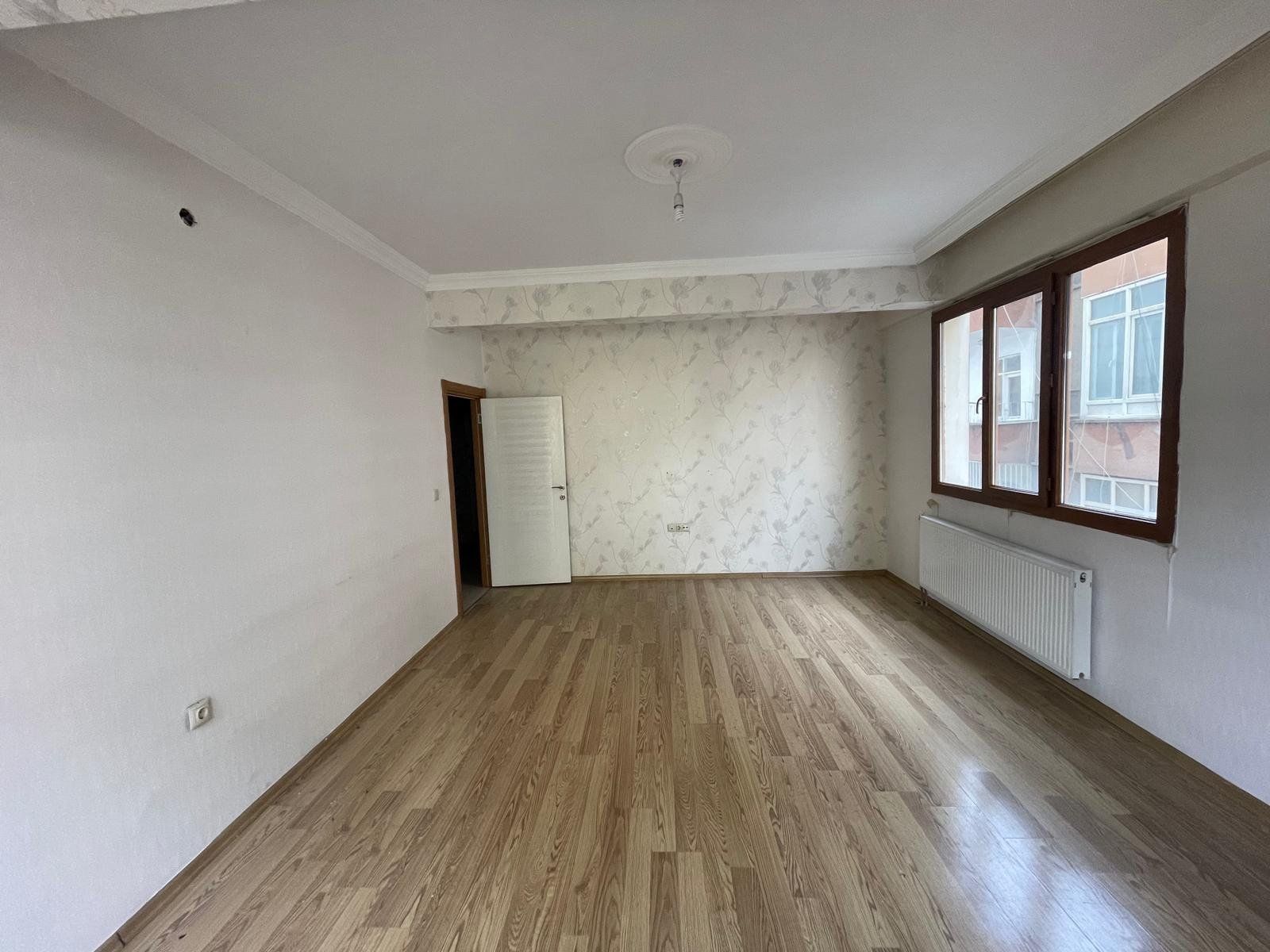 OFİS KÜTÜPHANE SOKAĞI CİVARI SATILIK 2+1 DAİRE