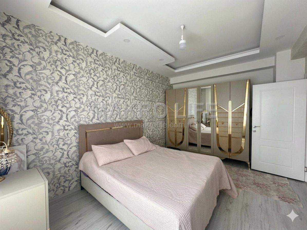 YETİŞAN ALIR! BAĞCILAR NEVRUZ ALANI BİTİŞİĞİNDE 2.5+1 100 M2 FIRSAT DAİRE