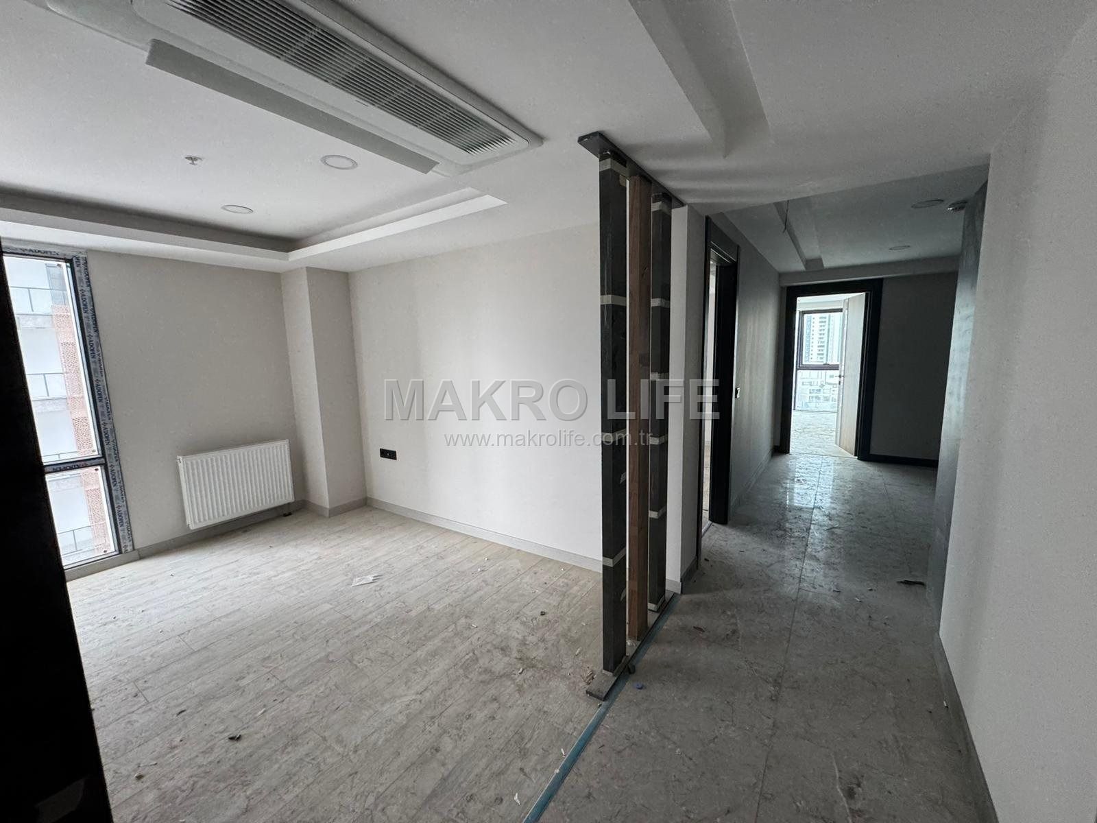 ÇEYSA CENTROPOLDE EN GÜZEL KATTA ACİL SATILIK 2+1 KÖŞE OFİS