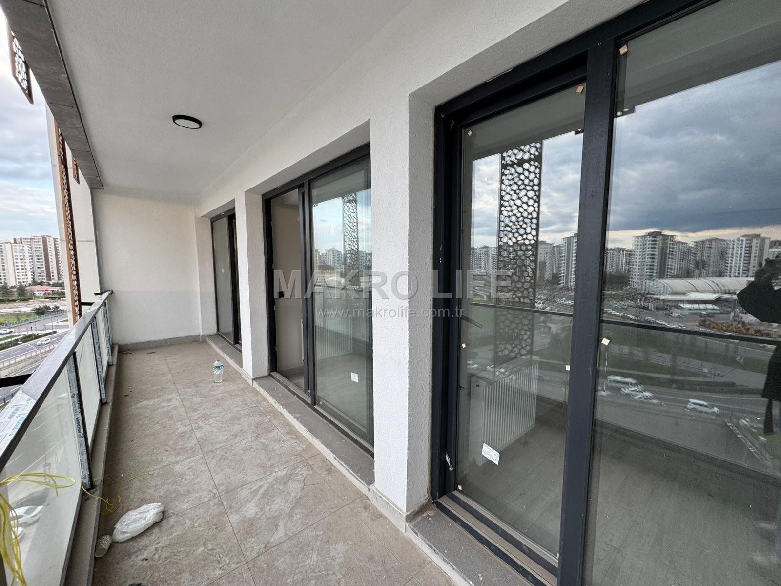 ÇEYSA CENTROPOLDE ACİL SATILIK ANAYOL CEPHELİ 2+1 OFİS