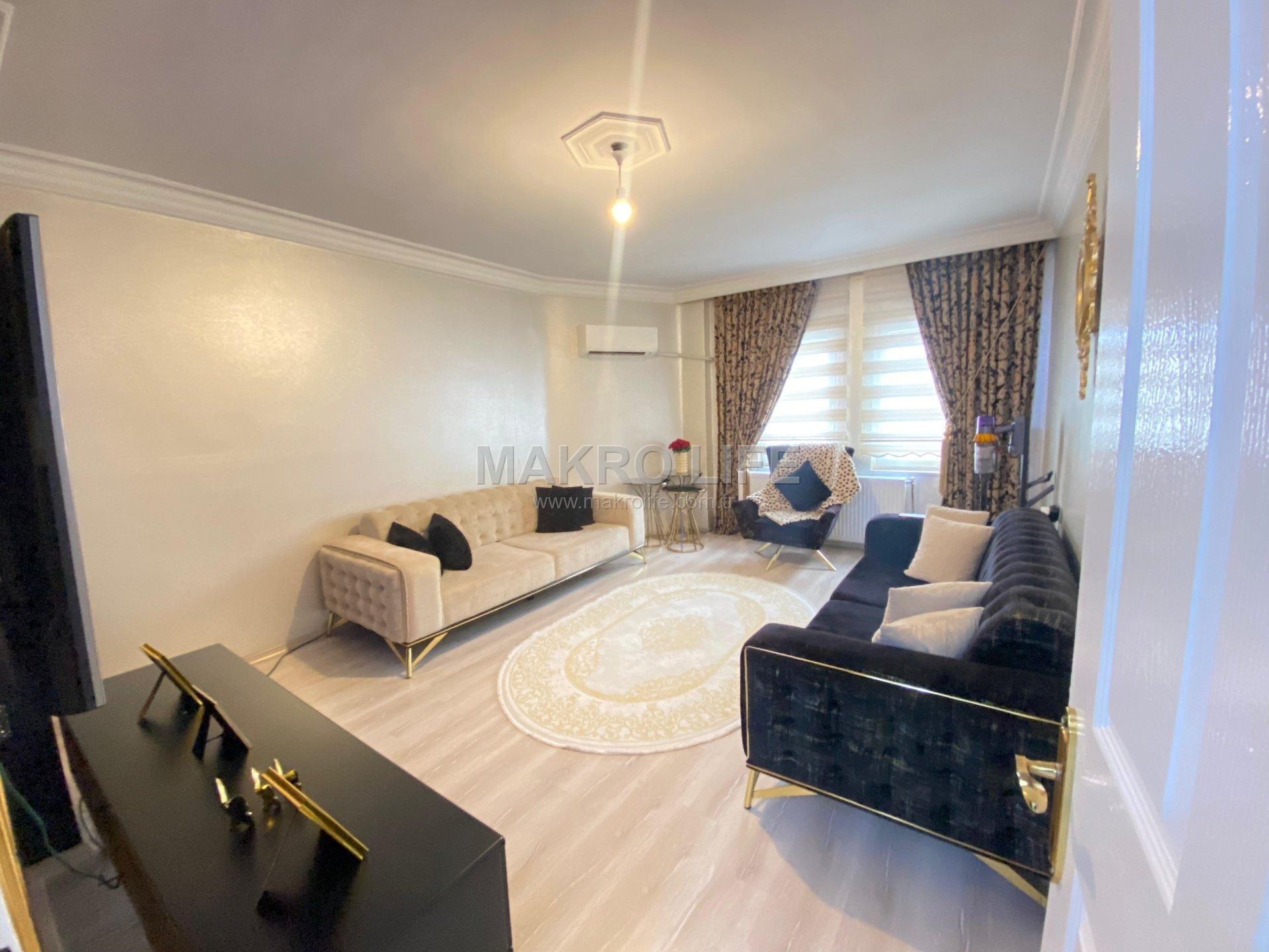 MEDYA KAVŞAĞINDA ANA CADDE ÜZERİ 3+1 BAKIMLI SATILIK DAİRE
