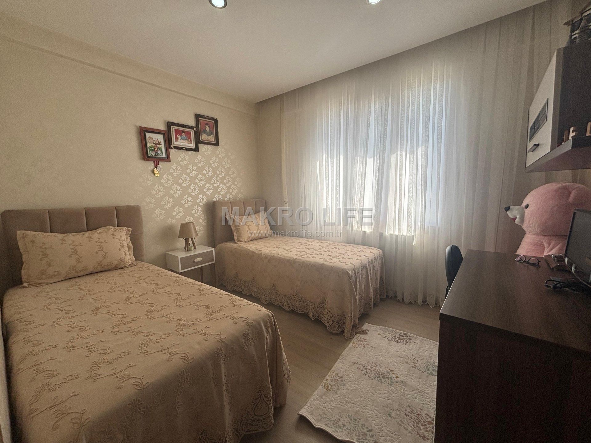 BAĞCILARDA SIFIR AYARINDA 4+1 SATILIK DAİRE