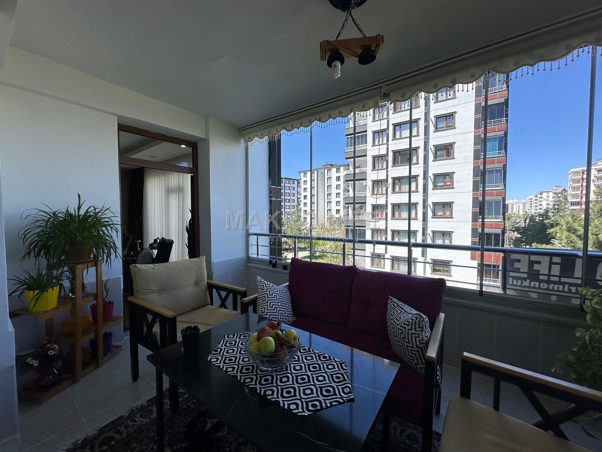 BAĞCILARDA SIFIR AYARINDA 4+1 SATILIK DAİRE