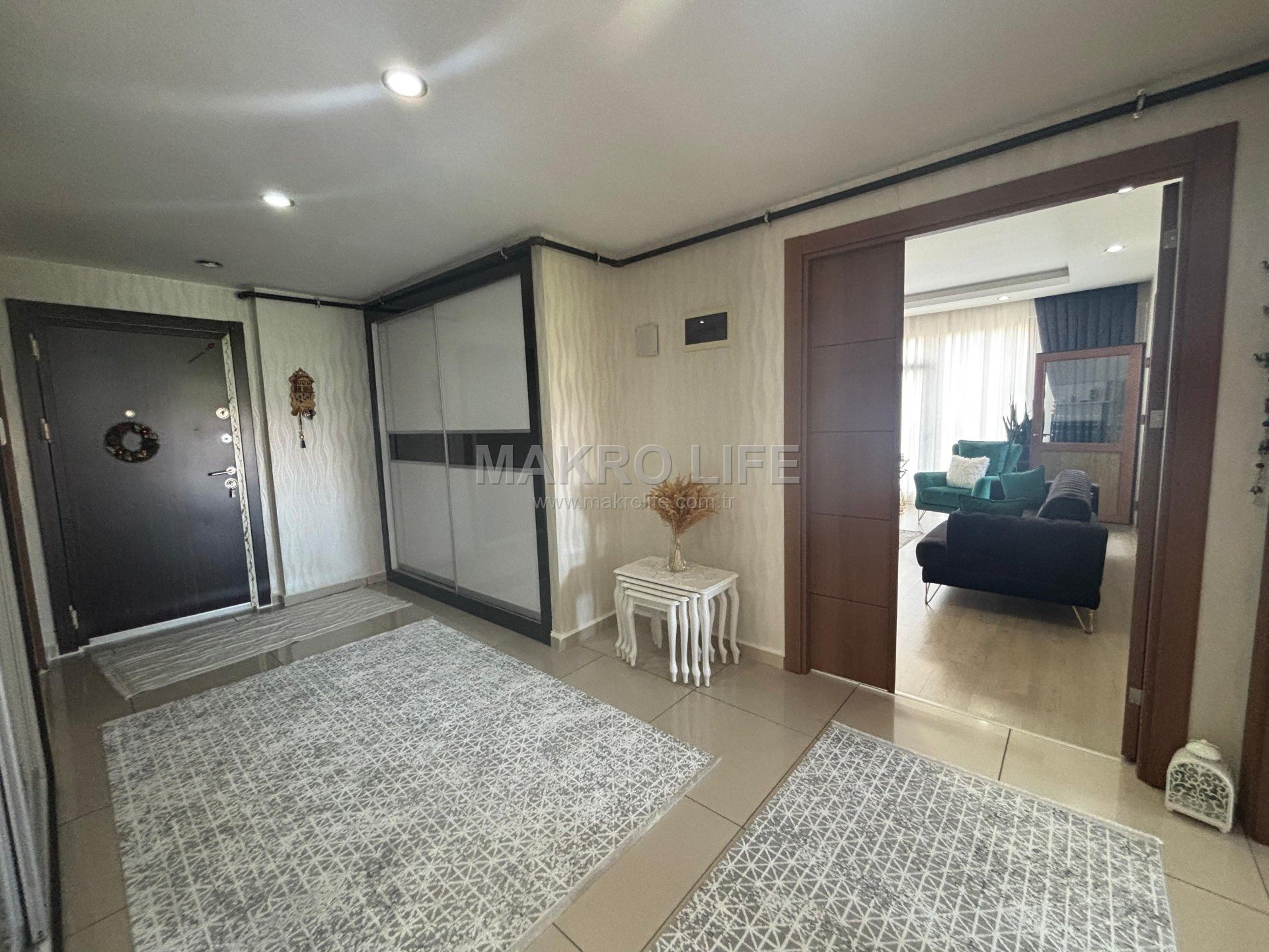 BAĞCILARDA SIFIR AYARINDA 4+1 SATILIK DAİRE