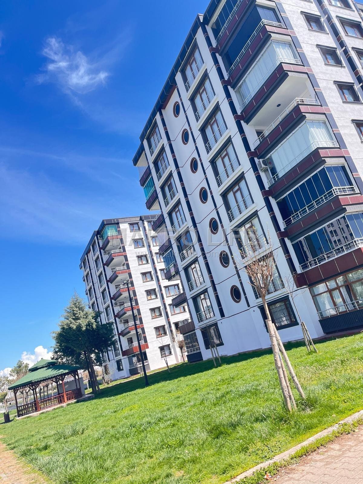BAĞCILARDA SIFIR AYARINDA 4+1 SATILIK DAİRE