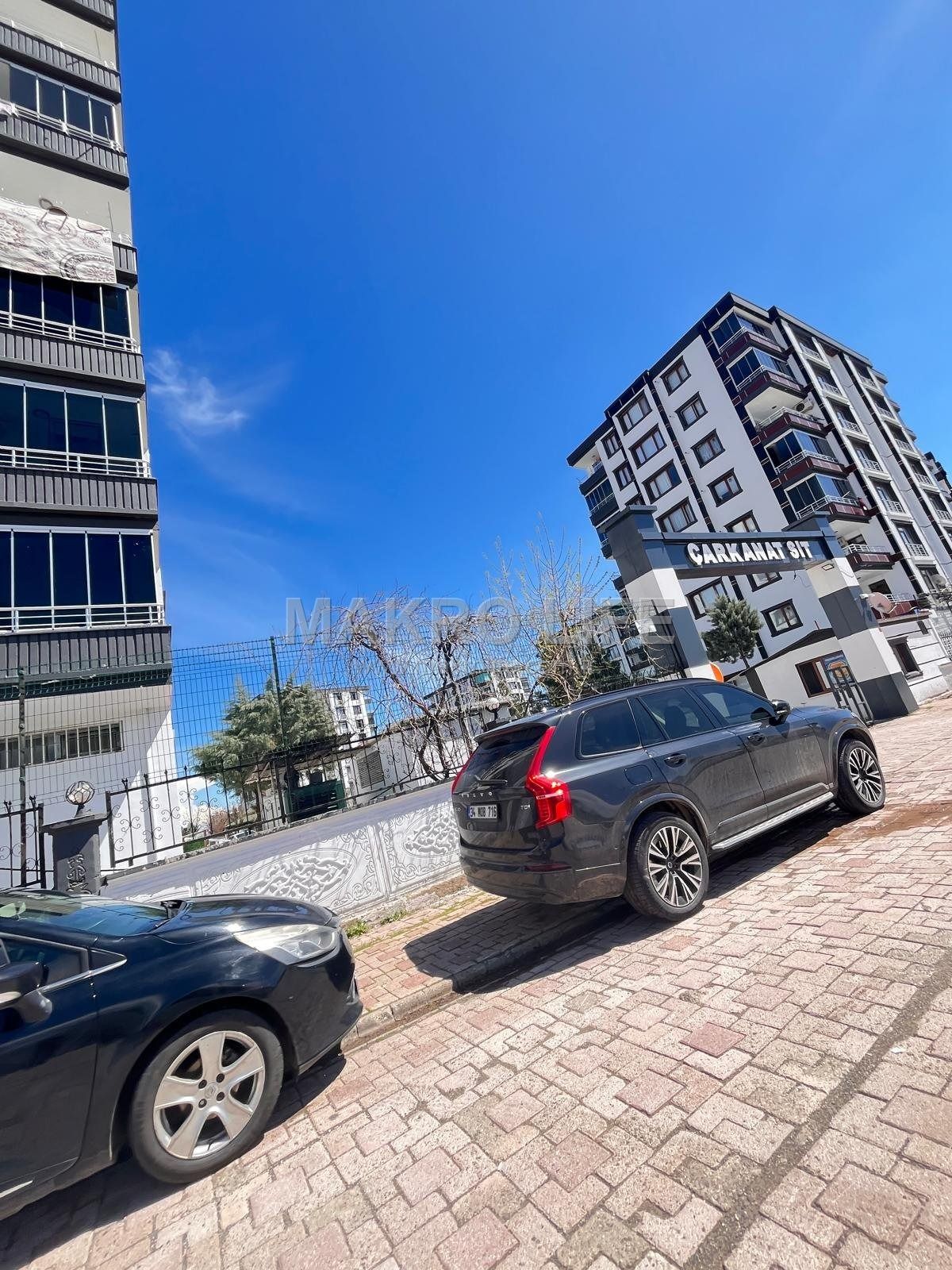 BAĞCILARDA SIFIR AYARINDA 4+1 SATILIK DAİRE