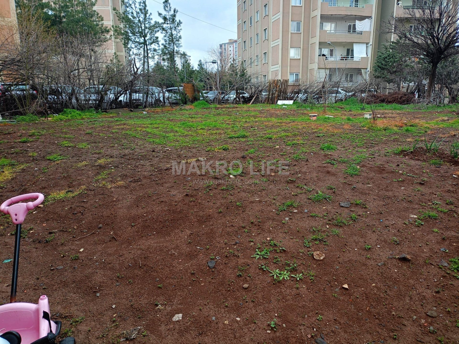 ÜÇKUYULAR FG TOKİDE ÖZEL BAHÇELİ SATILIK 2+1 GENİŞ FIRSAT DAİRE
