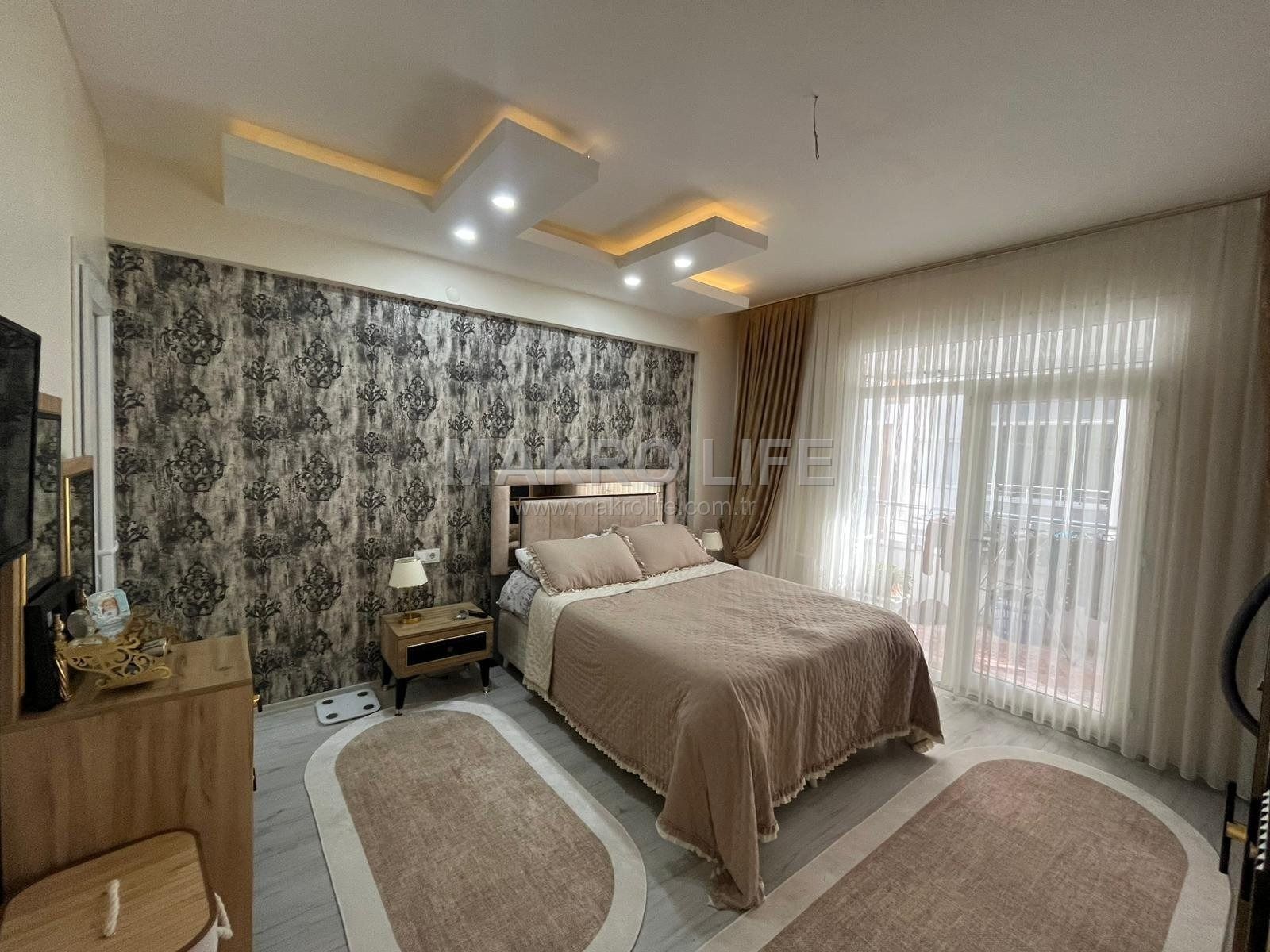 BAĞCILAR HESKİF CADDESİNDE 3+1 ARA KAT SATILIK FIRSAT DAİRE