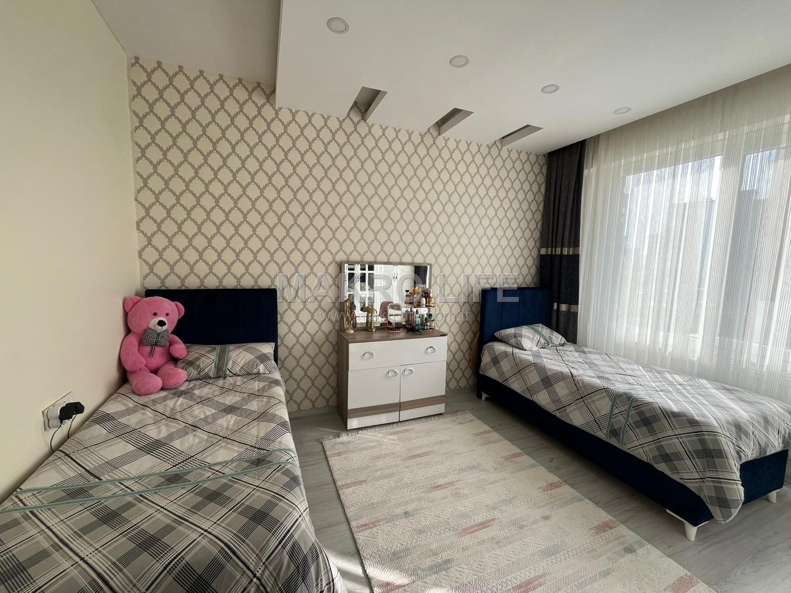 BAĞCILAR HESKİF CADDESİNDE 3+1 ARA KAT SATILIK FIRSAT DAİRE