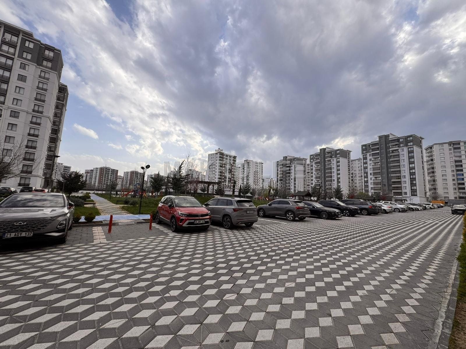 KARAYIL YAPI KALİTESİYLE 4,5+1 LÜKS DAİRE