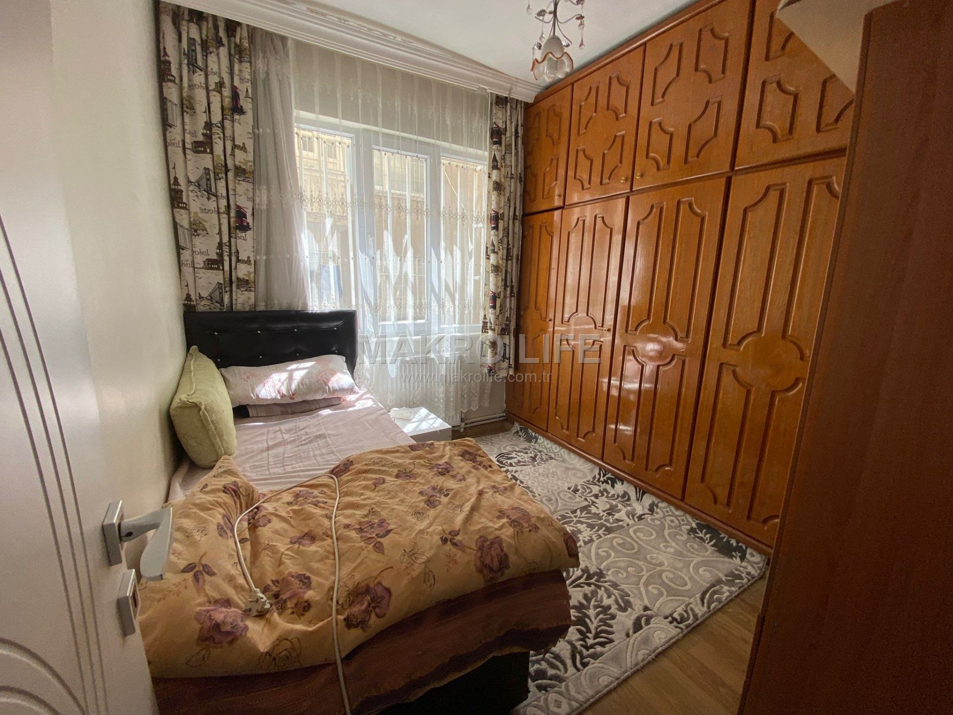 OFİS KÜTÜPHANE SOKAĞI SATILIK 3+1 BAKIMLI FIRSAT DAİRE