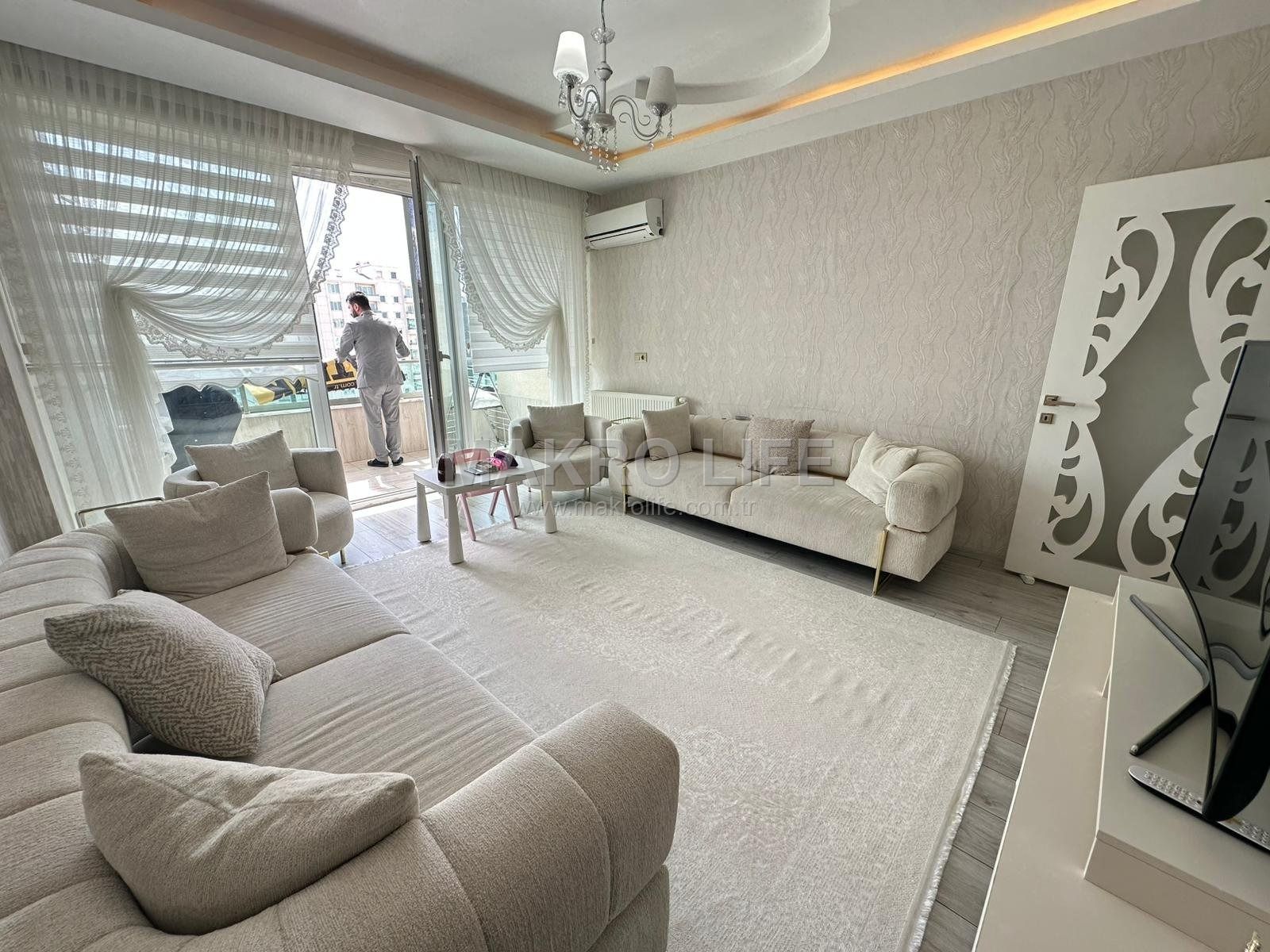 STAD YOLU ÜZERİ ULTRA LÜX SATILIK 4+1 DAİRE
