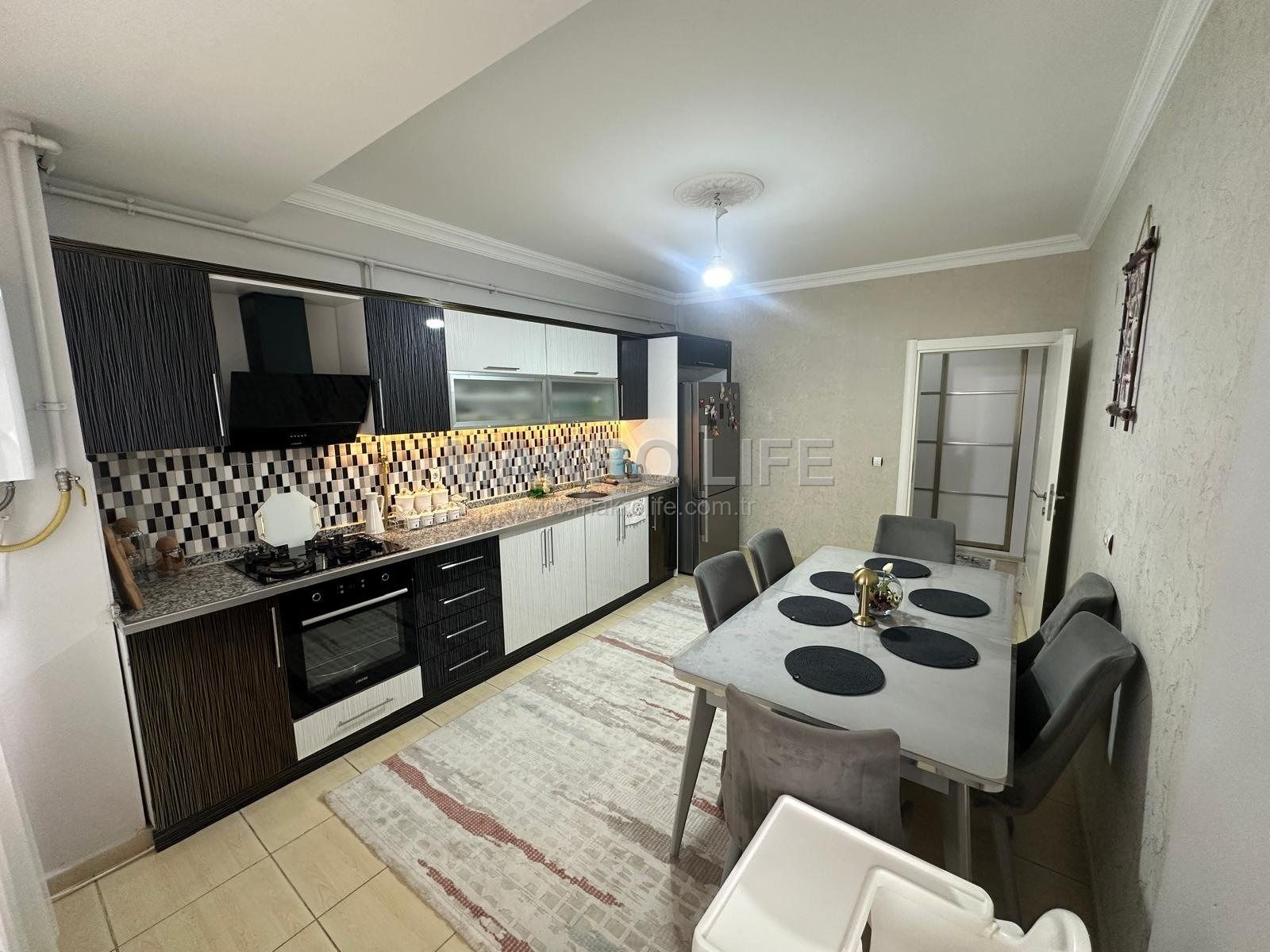 KAYAPINAR’DA LÜKS VE KONFOR BİR ARADA SATILIK ARA KAT DAİRE