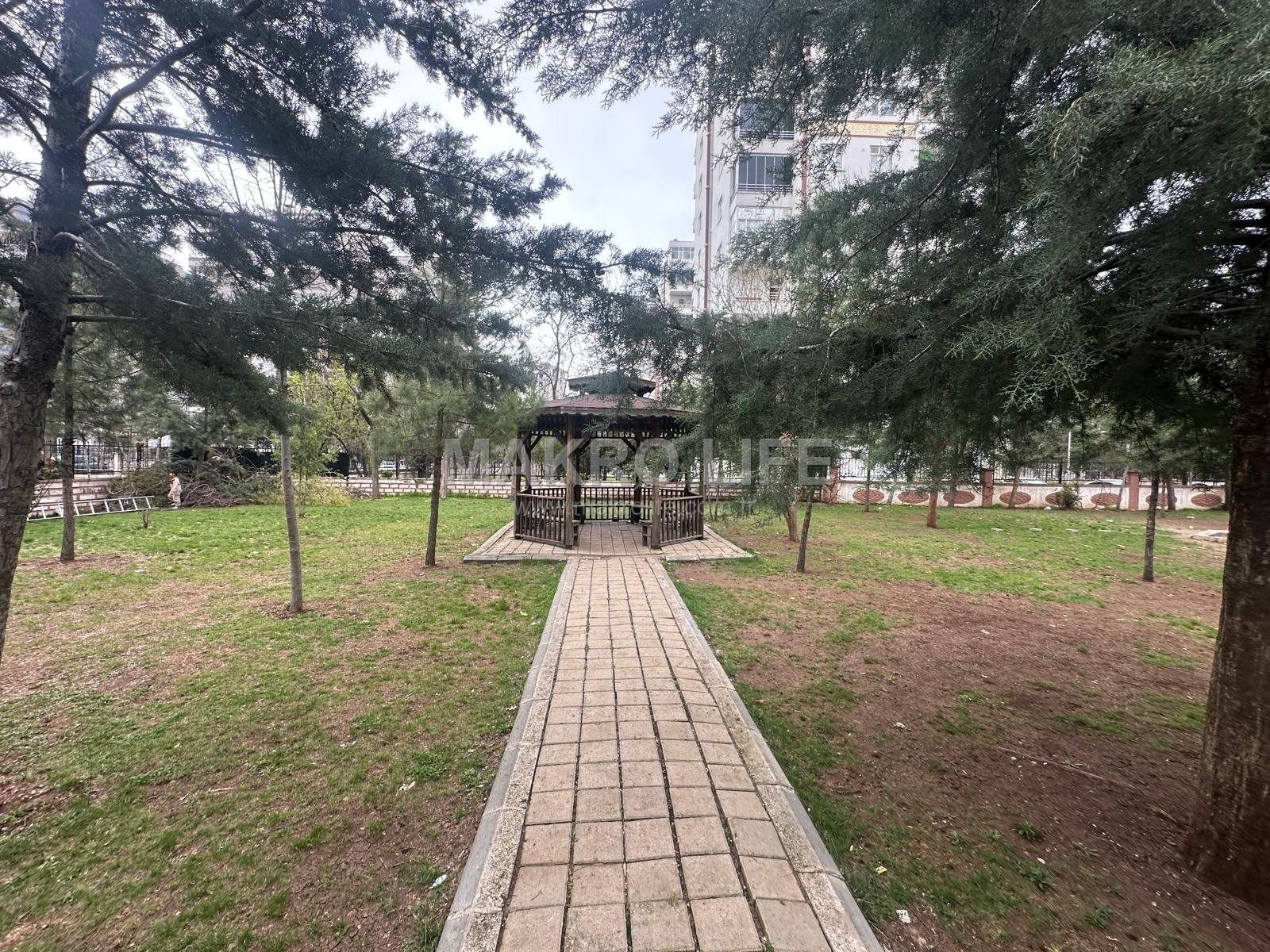 KAYAPINAR’DA LÜKS VE KONFOR BİR ARADA SATILIK ARA KAT DAİRE