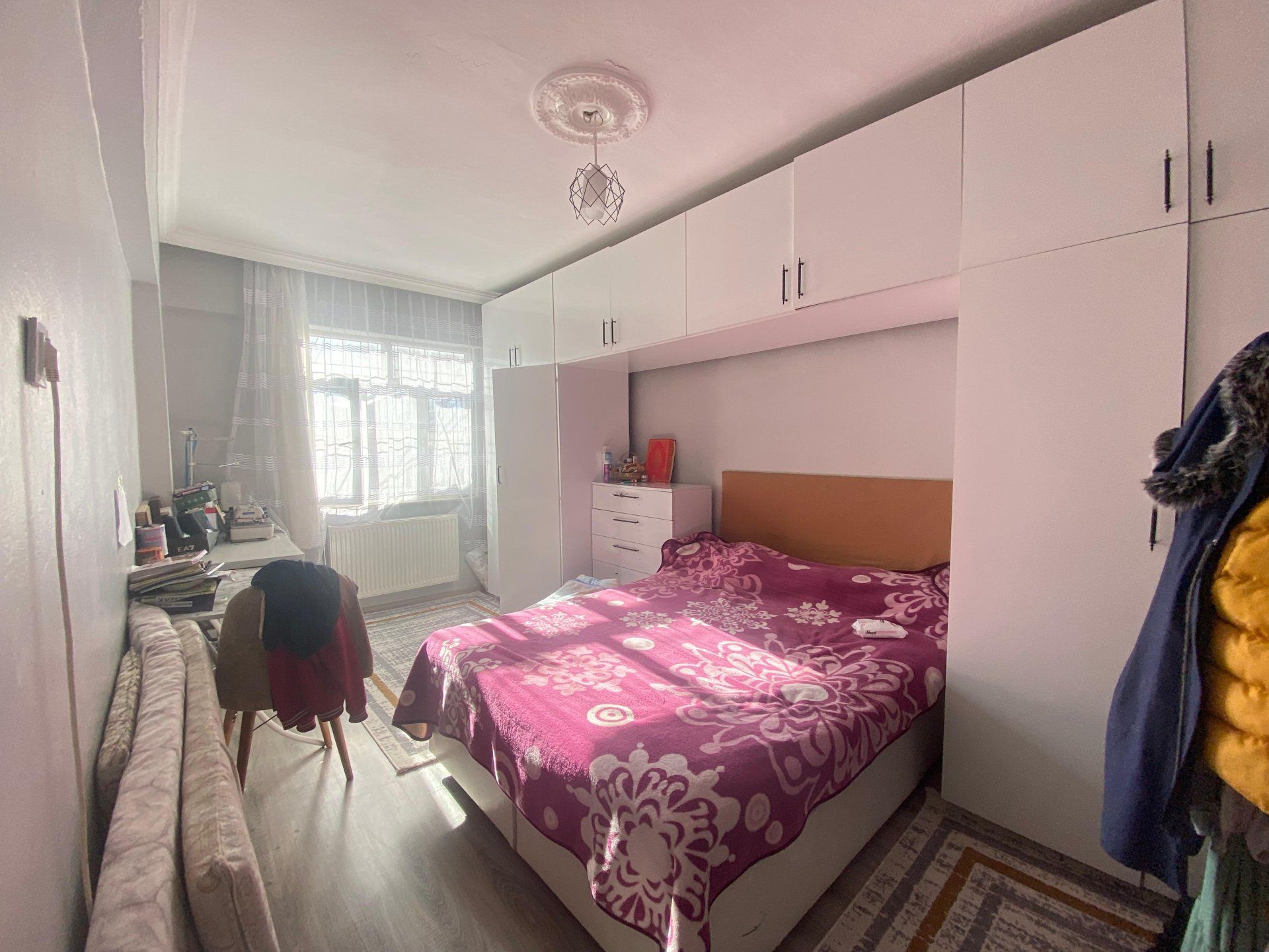 KOŞUYOLU PARKI KARŞISI CADDE ÜZERİ 2+1 BAKIMLI DAİRE
