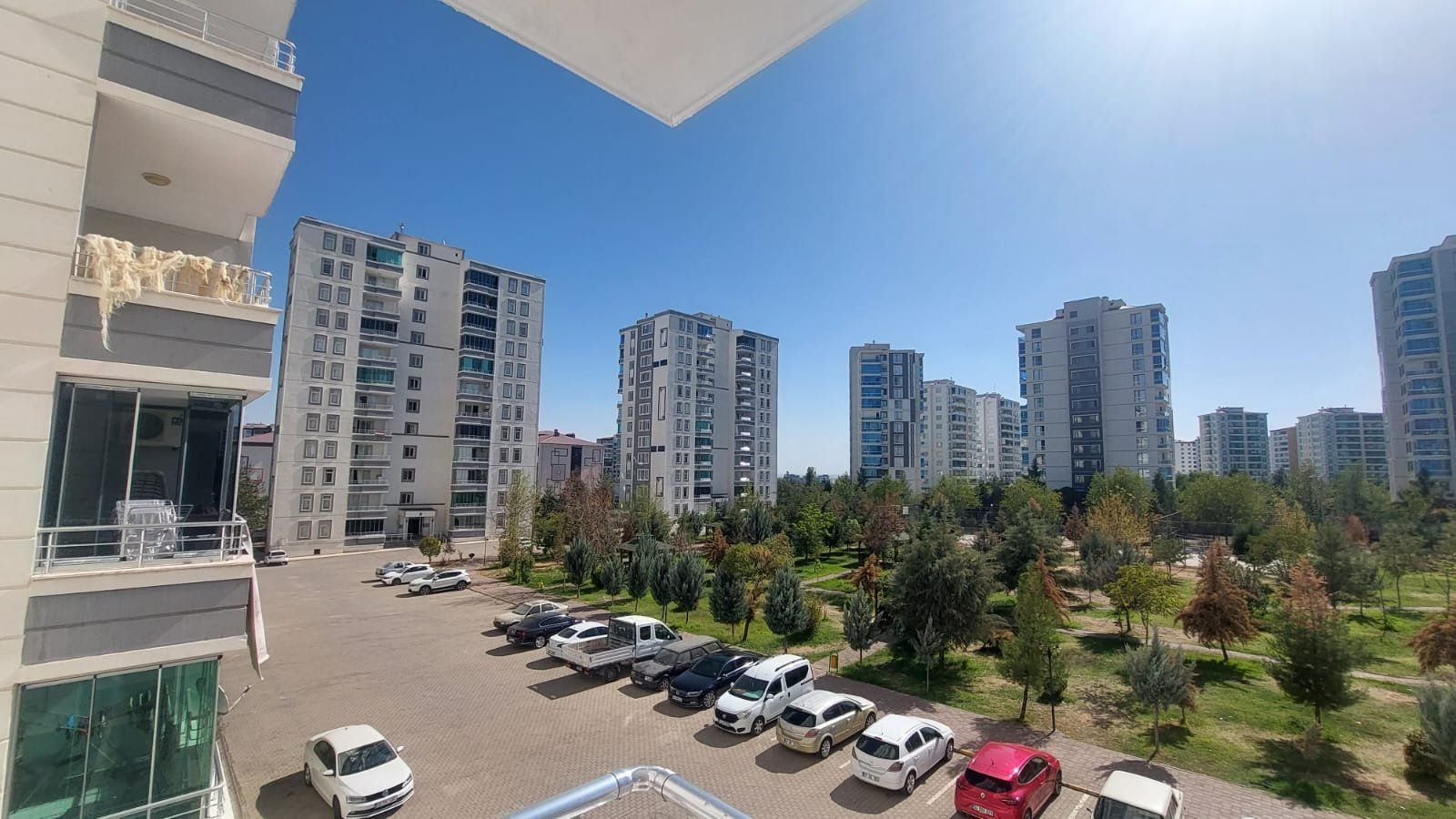 ACİL SATILIKKAYAPINAR SPOR PARKI MANZARALI 4+1 LÜKS DAİREMİZ SATIŞTADIR