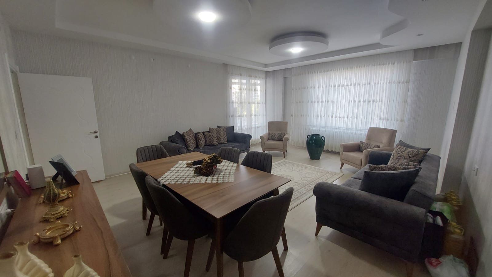 ACİL SATILIKKAYAPINAR SPOR PARKI MANZARALI 4+1 LÜKS DAİREMİZ SATIŞTADIR