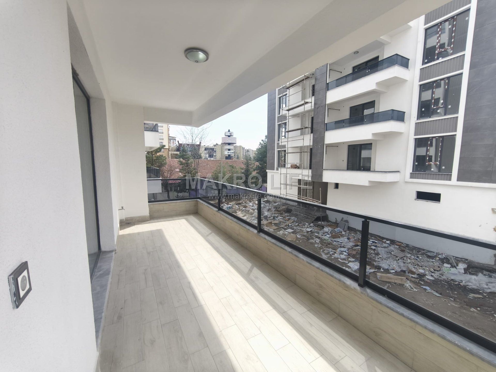 SULTAN HASTANESİ YANINDA 3,5+1 SATILIK FIRSAT DAİRE
