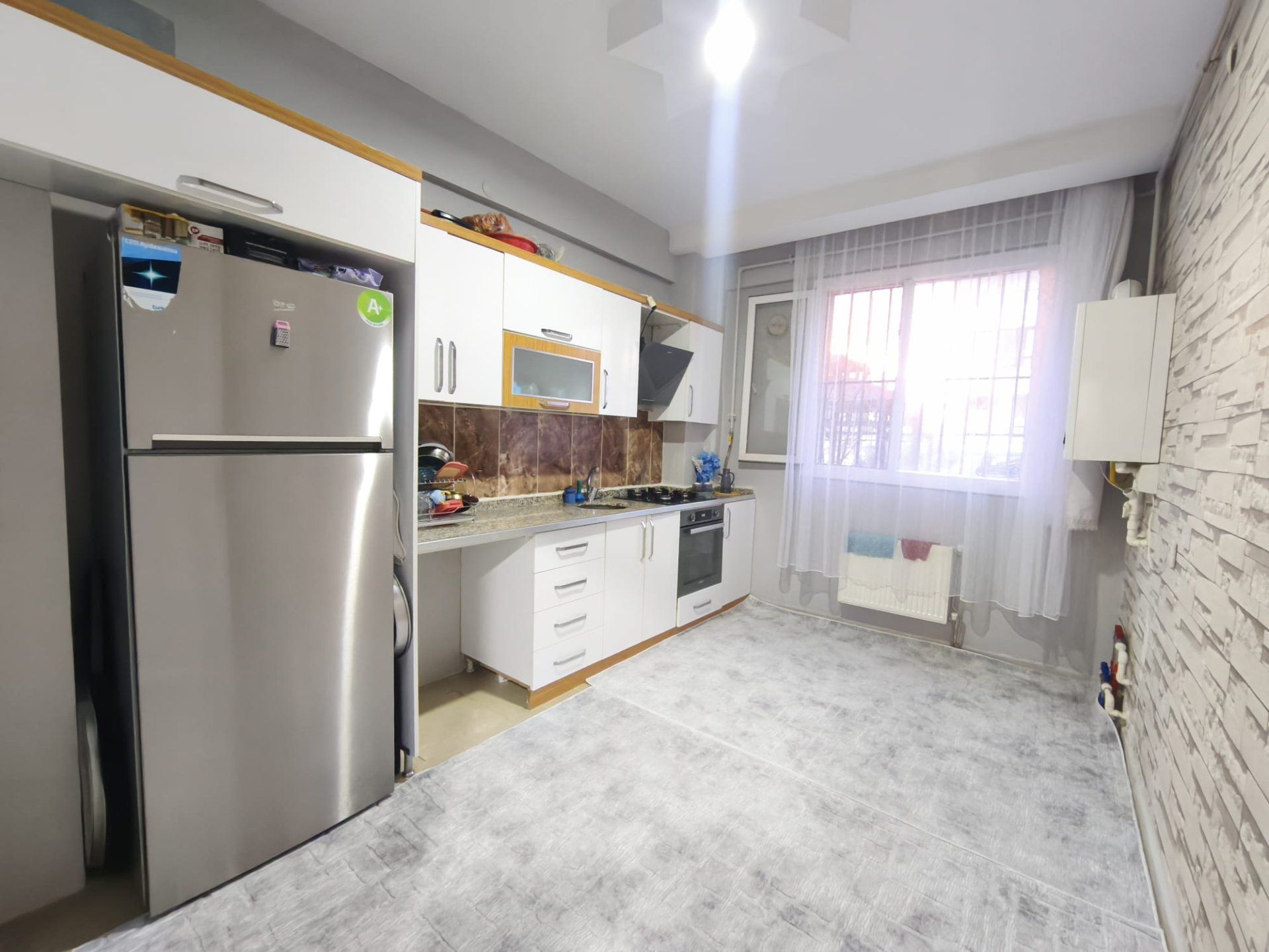 ACİL SATILIK AHMET KAYA CADDESİNDE 2+1 YÜKSEK GİRİŞ DAİRE