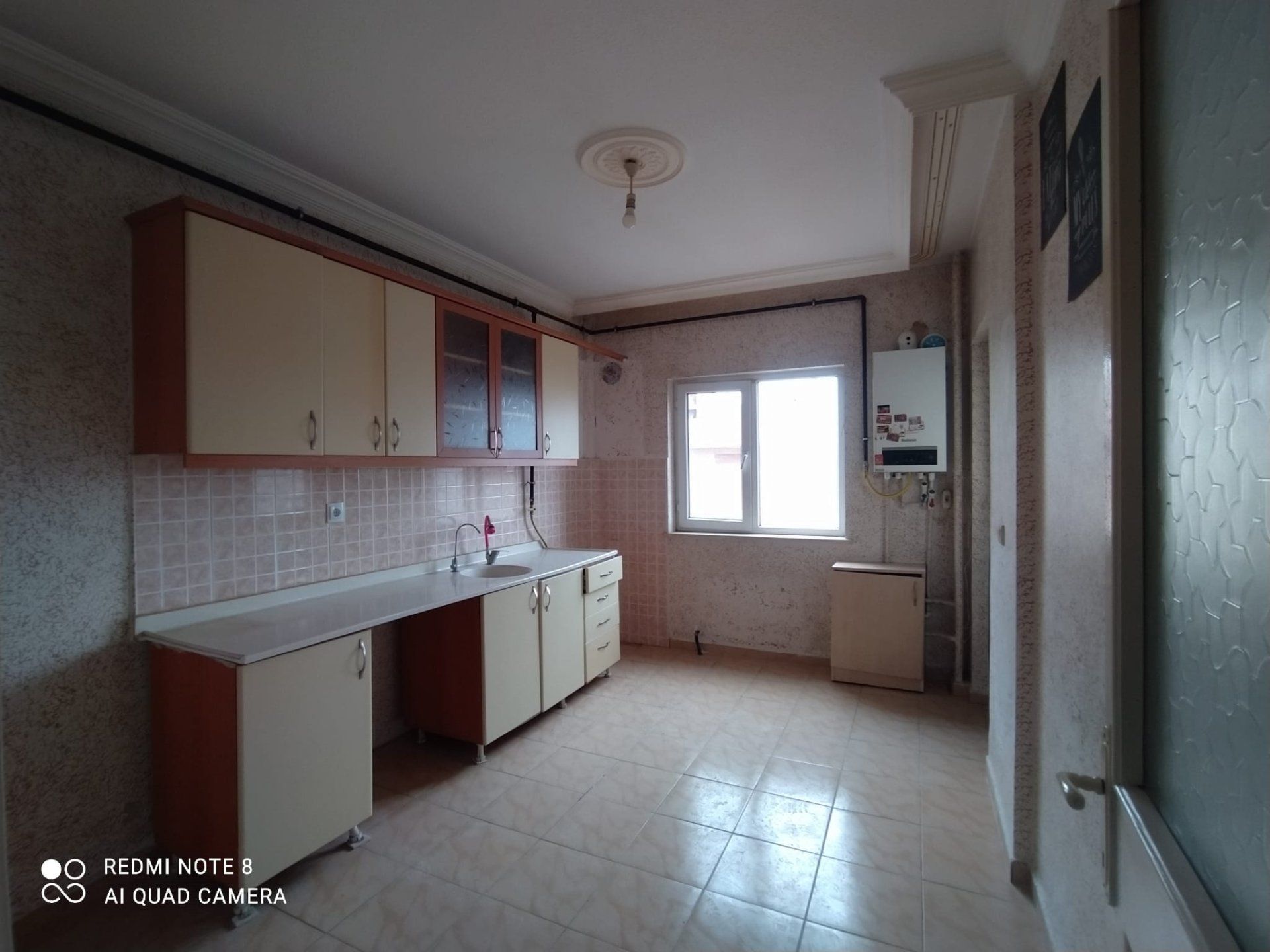 ÜÇKUYULAR SEMT PAZARINA YAKIN 3+1 KİRALIK DAİRE