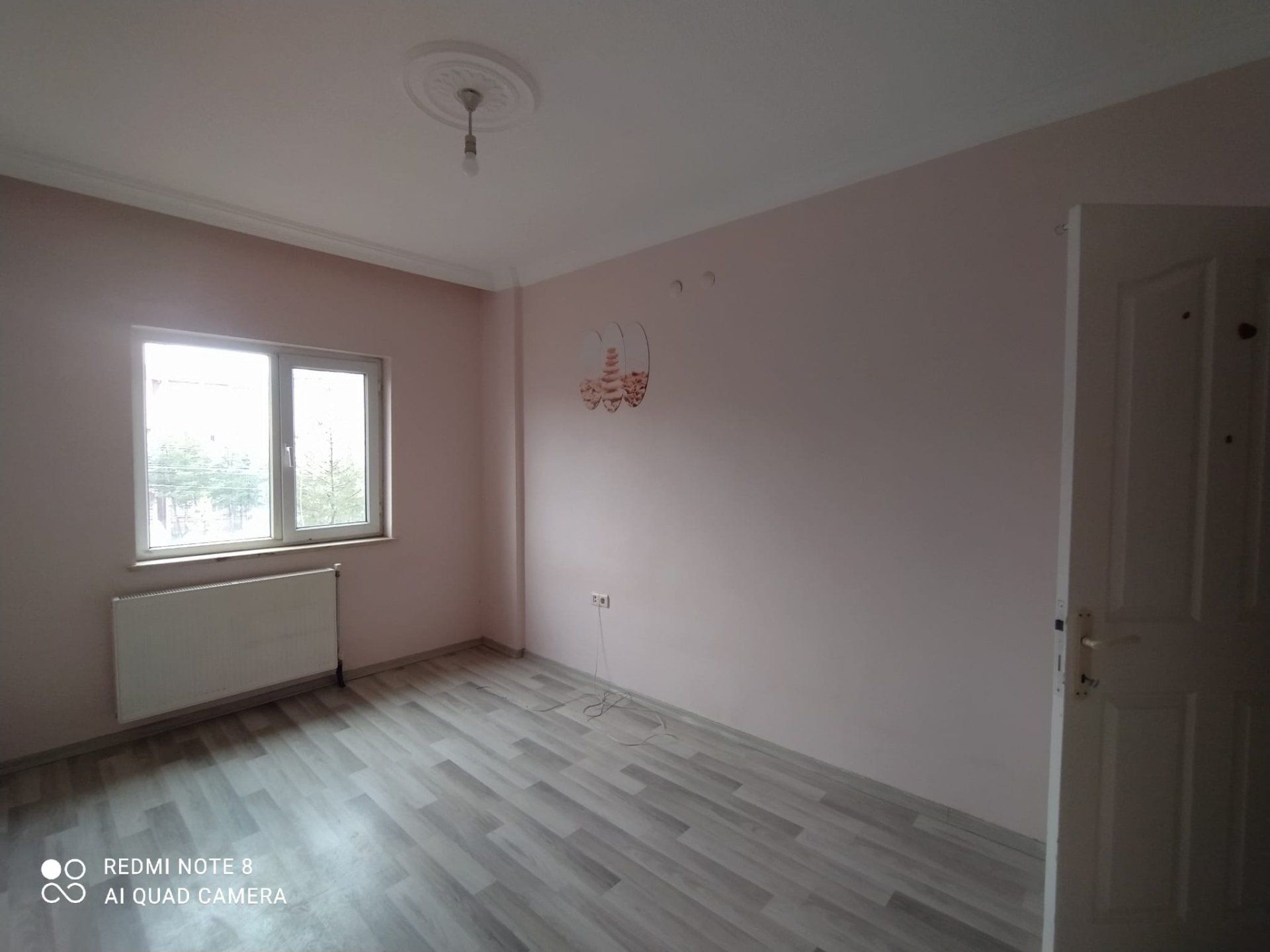 ÜÇKUYULAR SEMT PAZARINA YAKIN 3+1 KİRALIK DAİRE
