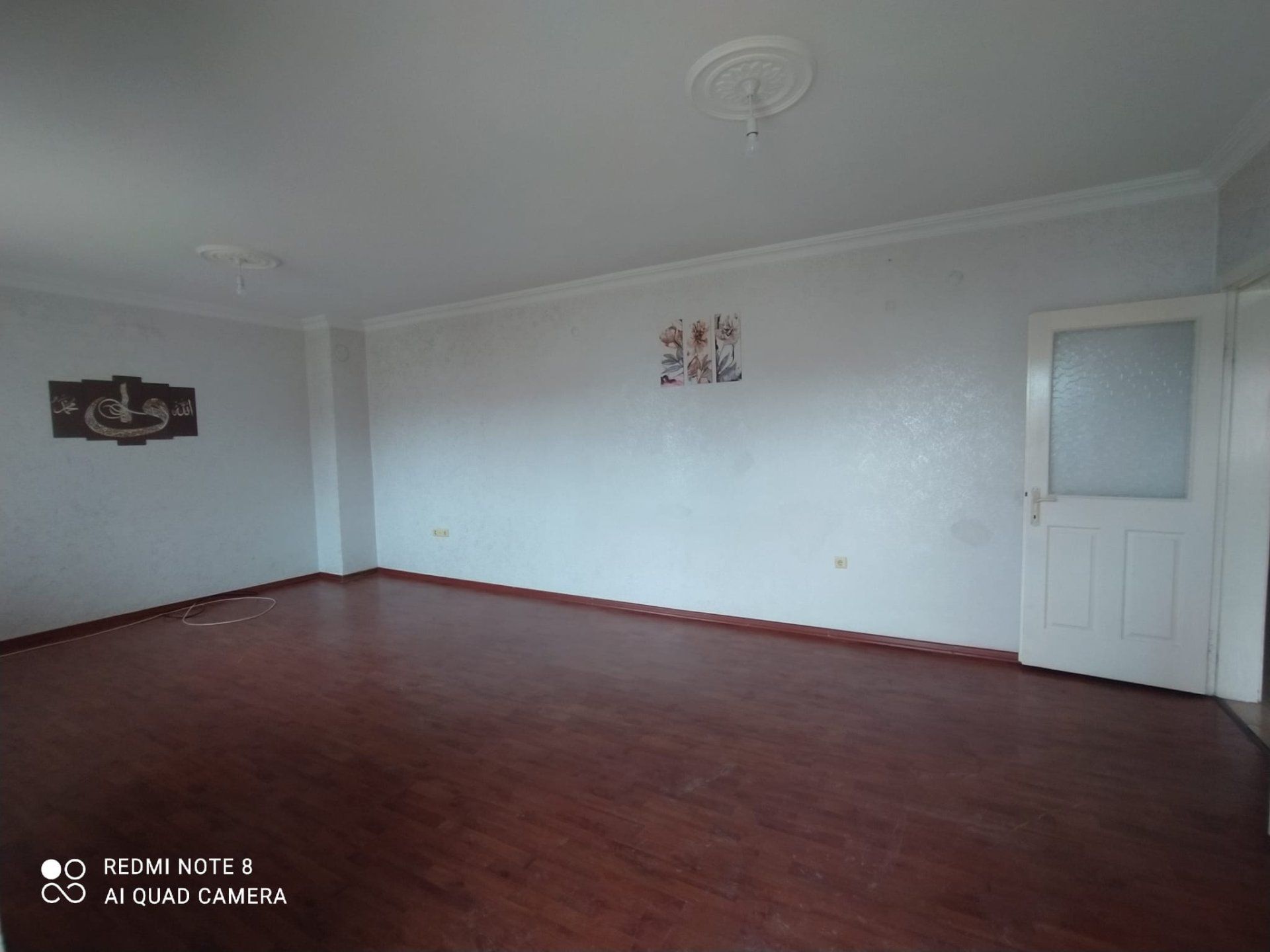 ÜÇKUYULAR SEMT PAZARINA YAKIN 3+1 KİRALIK DAİRE