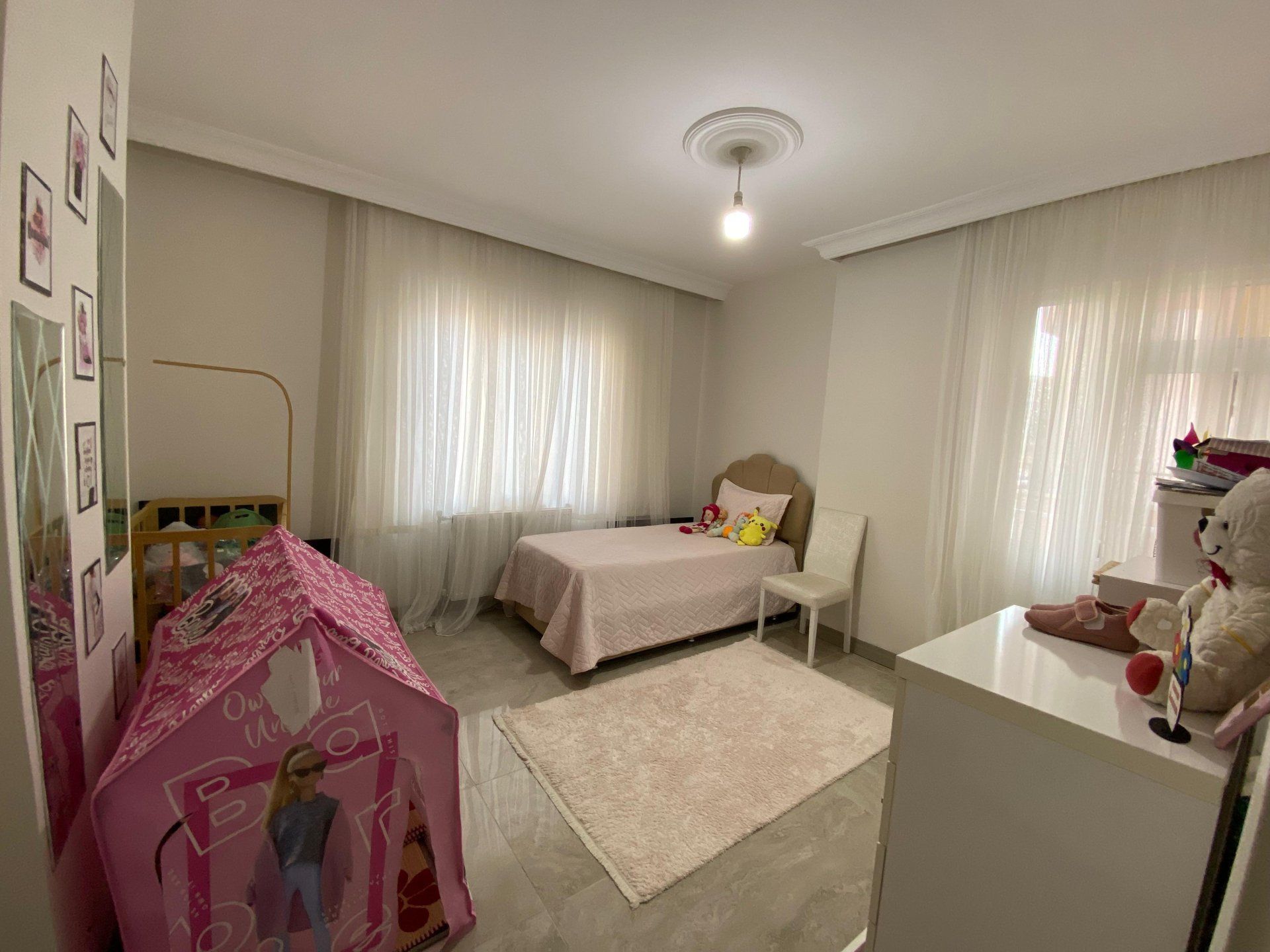 HUZUREVLERİ SON DURAK ANA CADDE ÜZERİ BAKIMLI 3+1 FIRSAT DAİRE