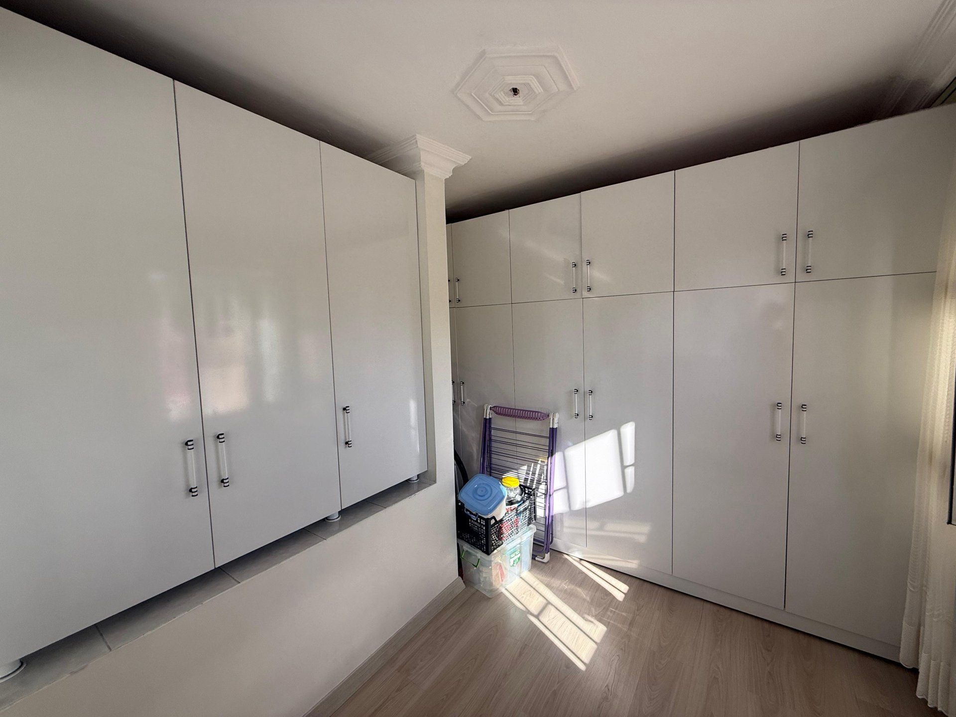 NİNOVA AVM ARKASINDA 3+1 SATILIK FIRSAT DAİRE
