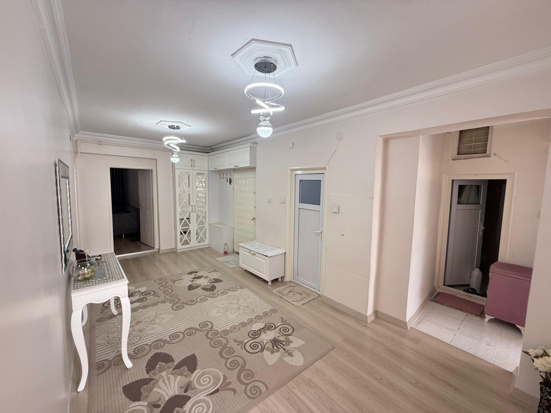 NİNOVA AVM ARKASINDA 3+1 SATILIK FIRSAT DAİRE